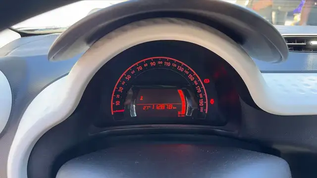 Renault Twingo view 12