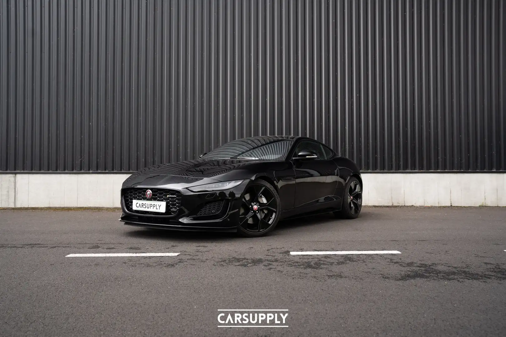 Jaguar F-Type Coupe 2.0 i4 P300 R-Dynamic - Pano Roof - 20" Negro - 1