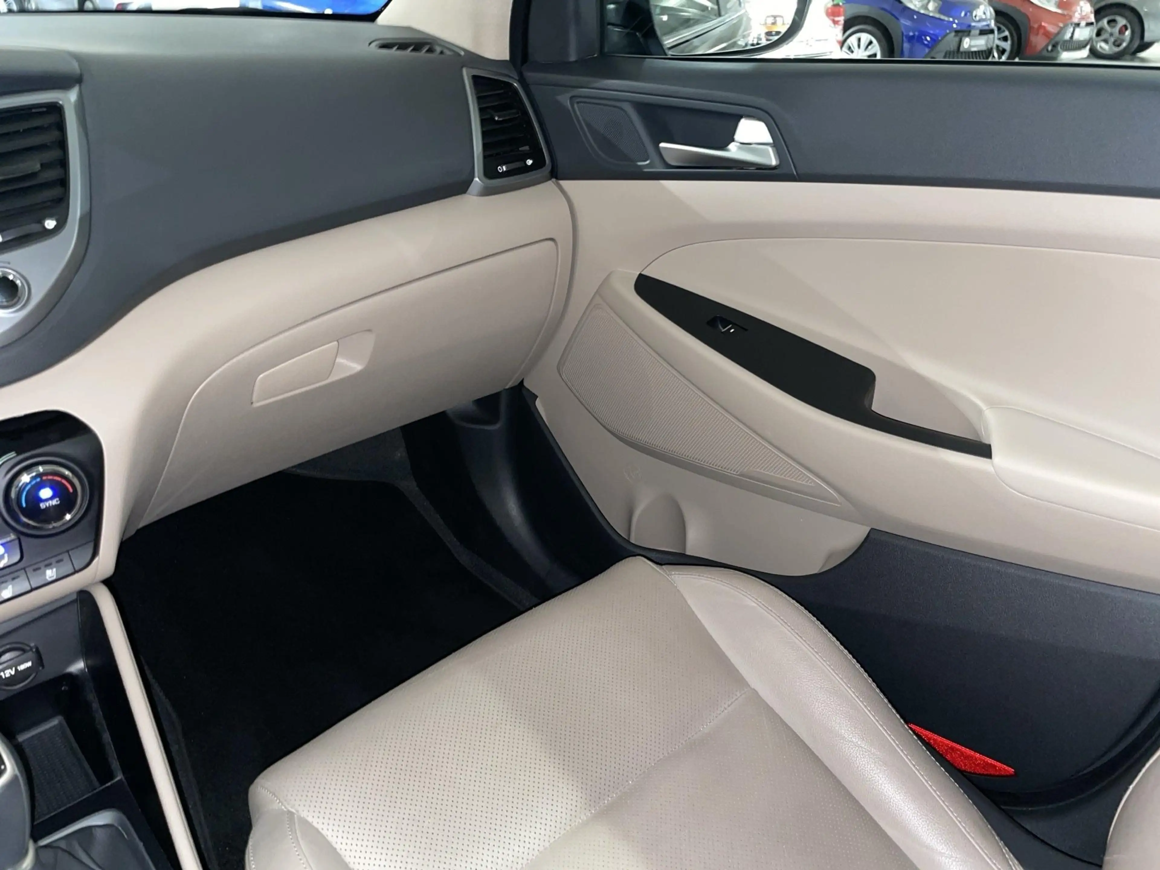 Hyundai TUCSON 1.6 T-GDi Premium — photo 9
