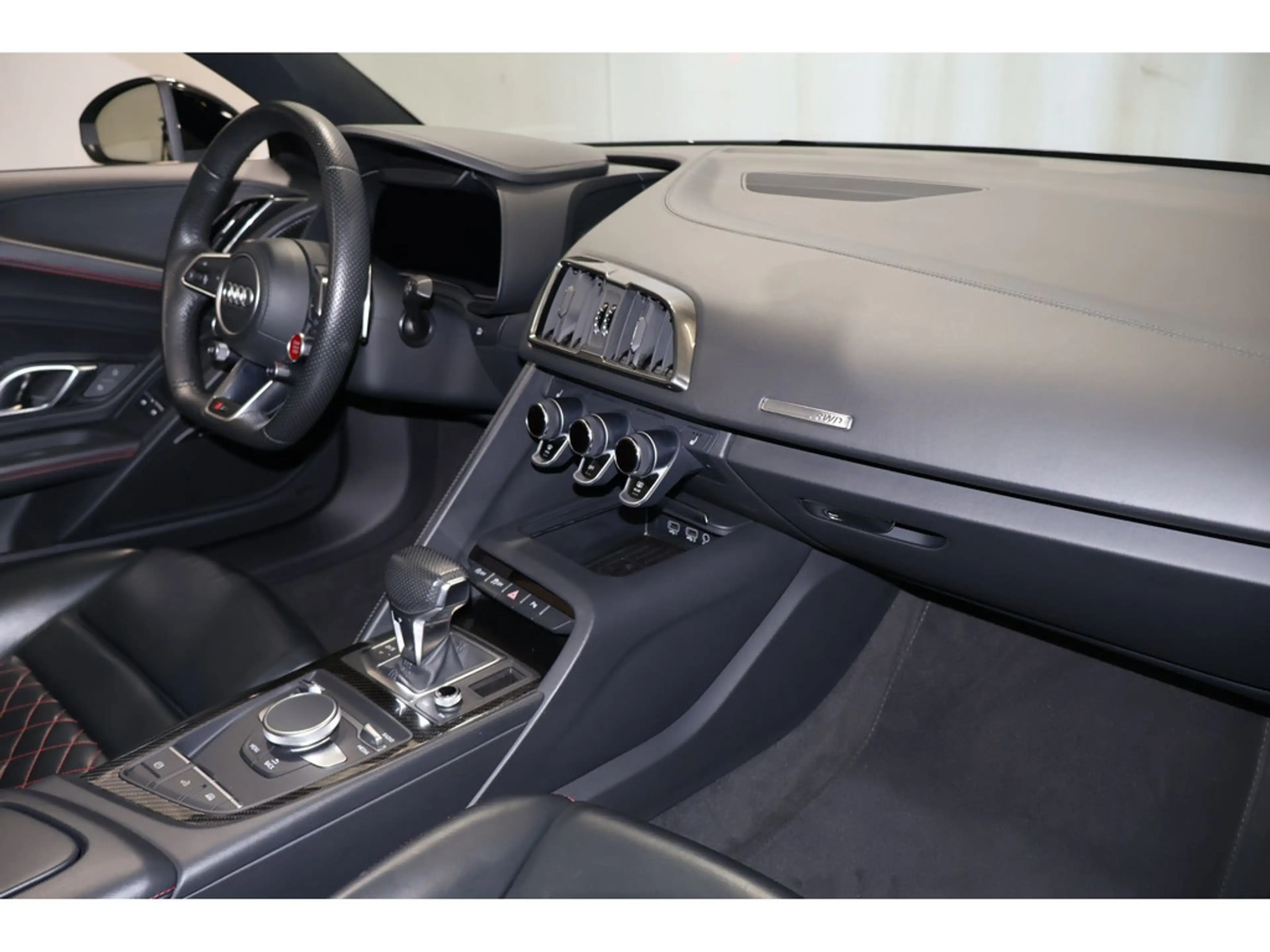 Audi R8 Spyder 5.2 FSI RWD performance LED*PDC*R-Kamera * — photo 7