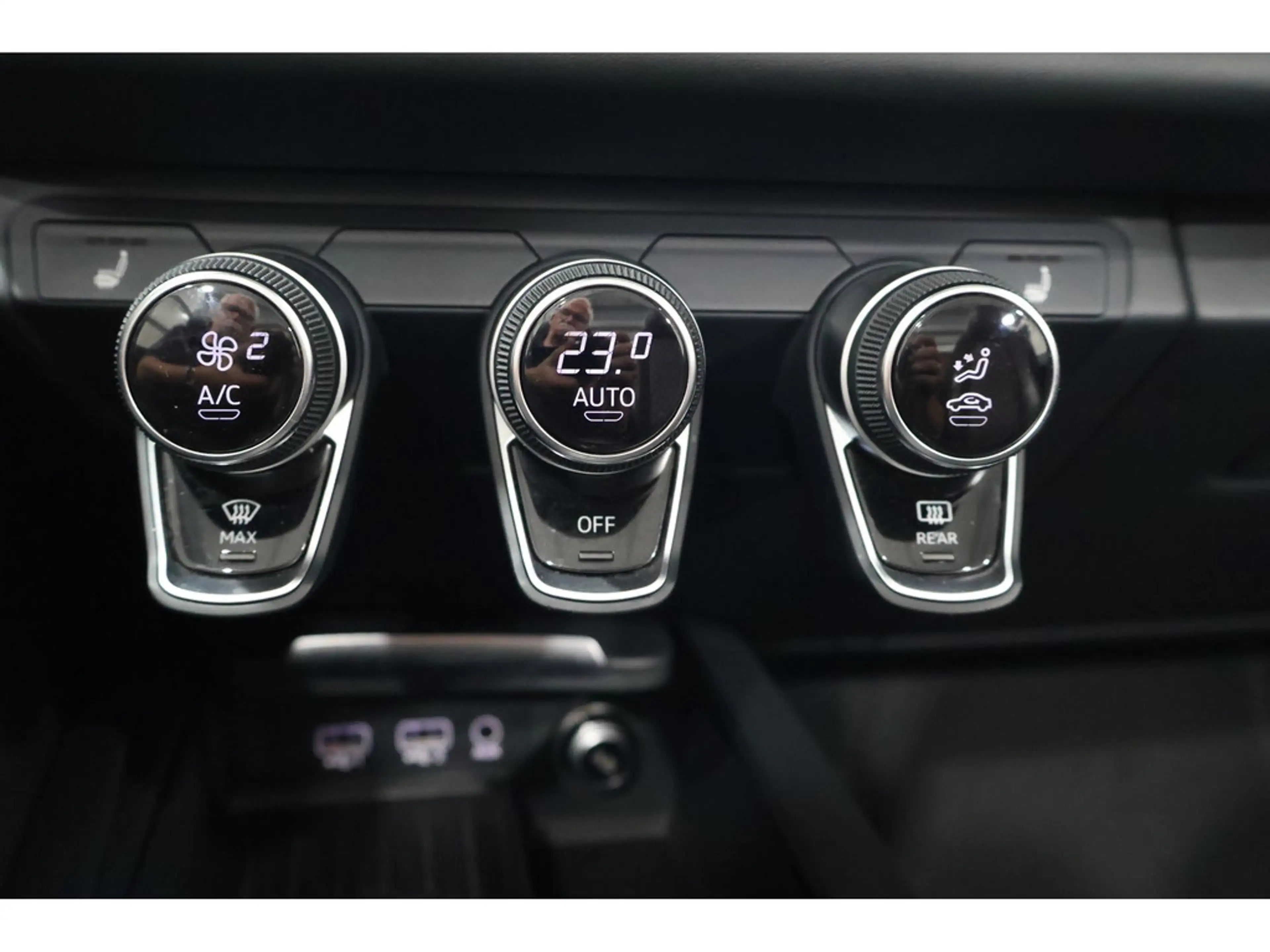 Audi R8 Spyder 5.2 FSI RWD performance LED*PDC*R-Kamera * — photo 11