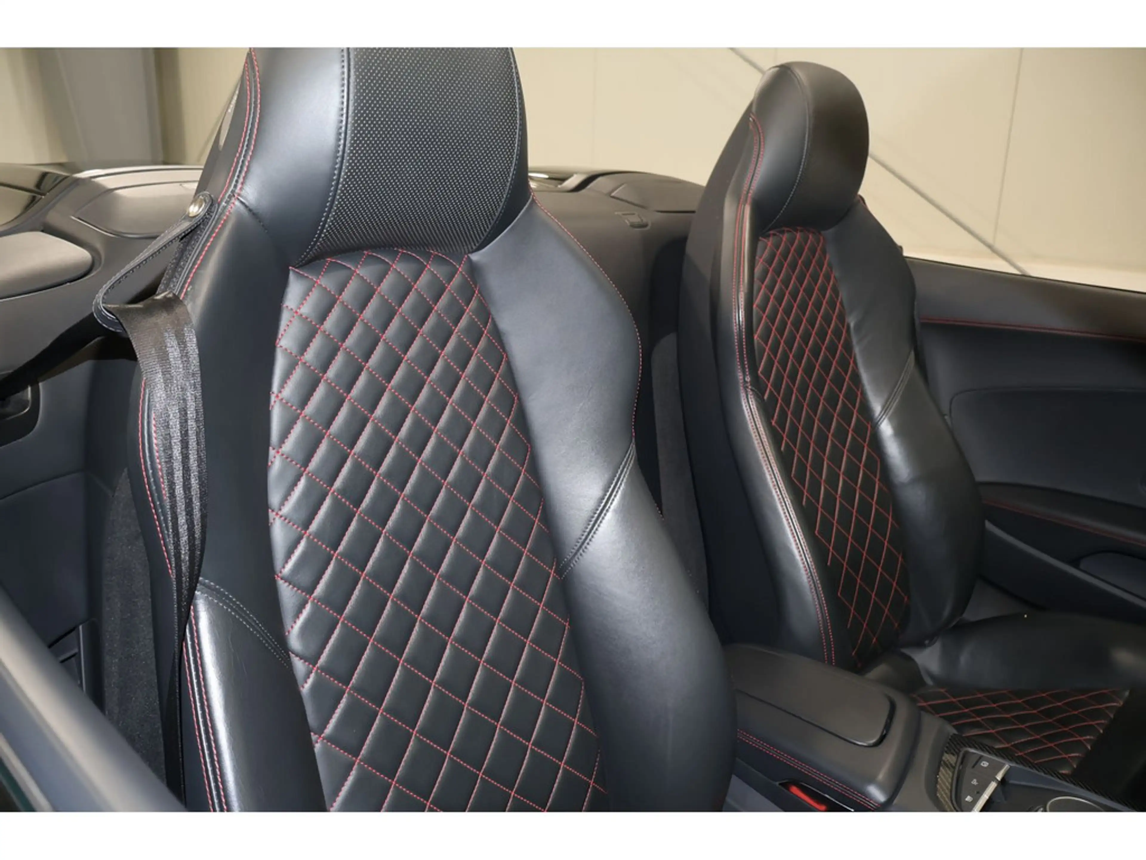 Audi R8 Spyder 5.2 FSI RWD performance LED*PDC*R-Kamera * — photo 6