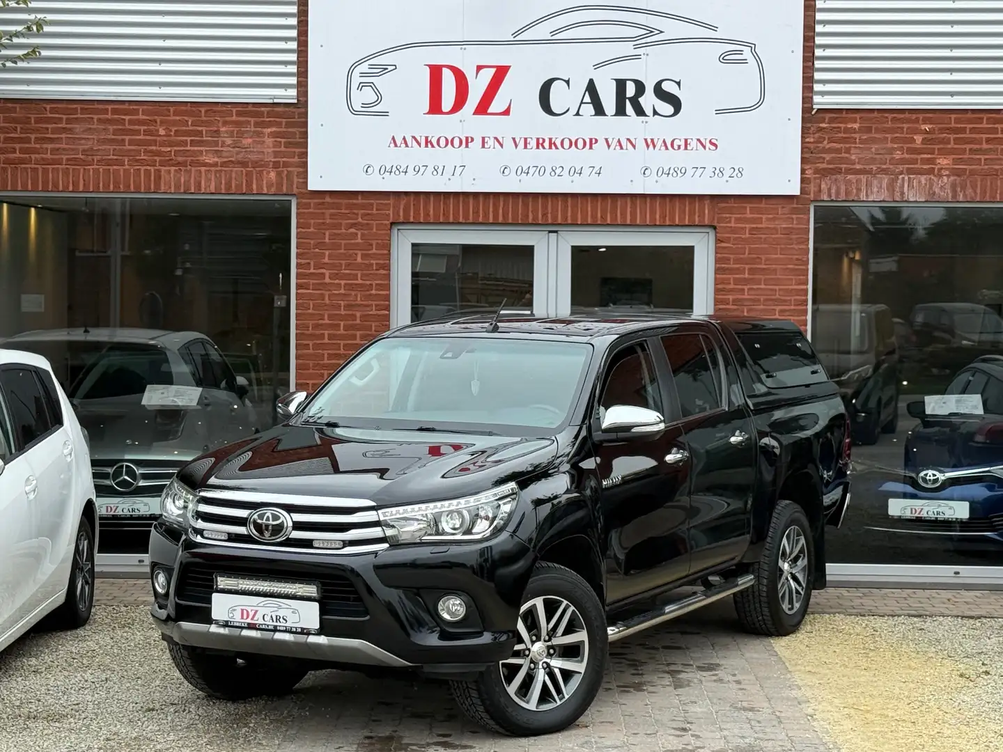 Toyota Hilux LOUNGE 2.4D 150PK |✅KEY LESS | CAMERA | XENON | Noir - 1
