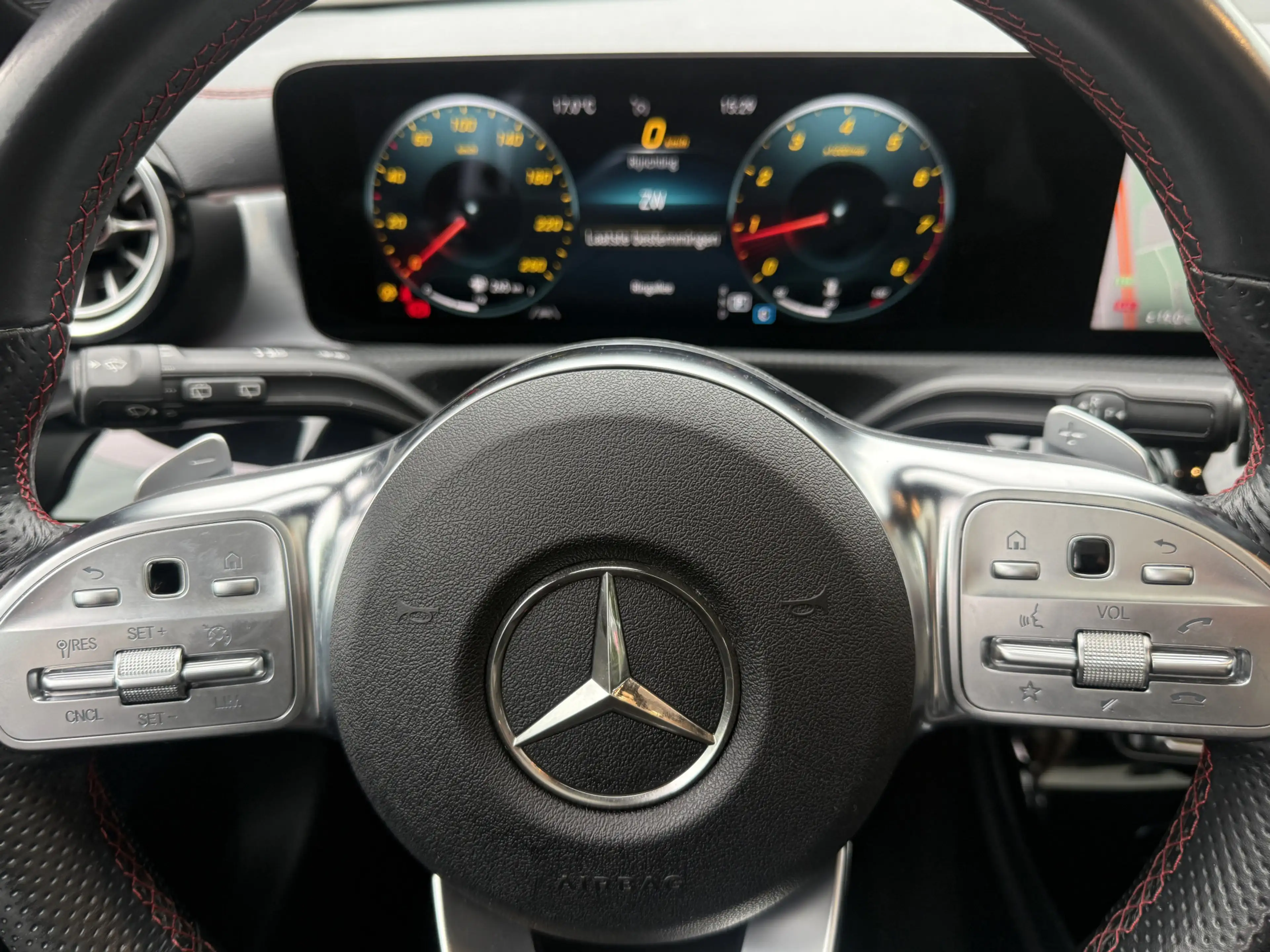 Mercedes-Benz CLA 180 Shooting Brake Bus Solution AMG aut., Pano | Memor — photo 29