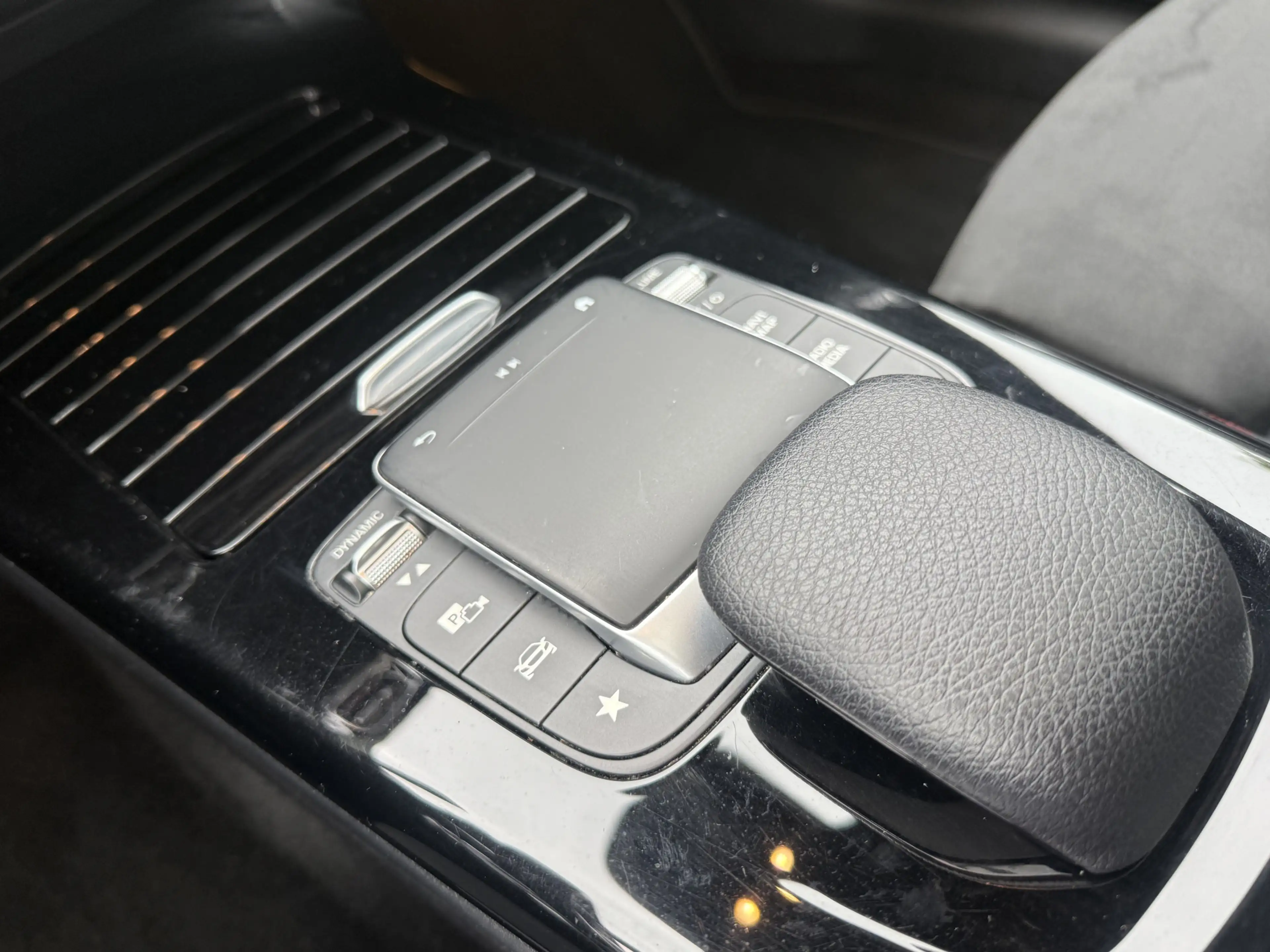 Mercedes-Benz CLA 180 Shooting Brake Bus Solution AMG aut., Pano | Memor — photo 23