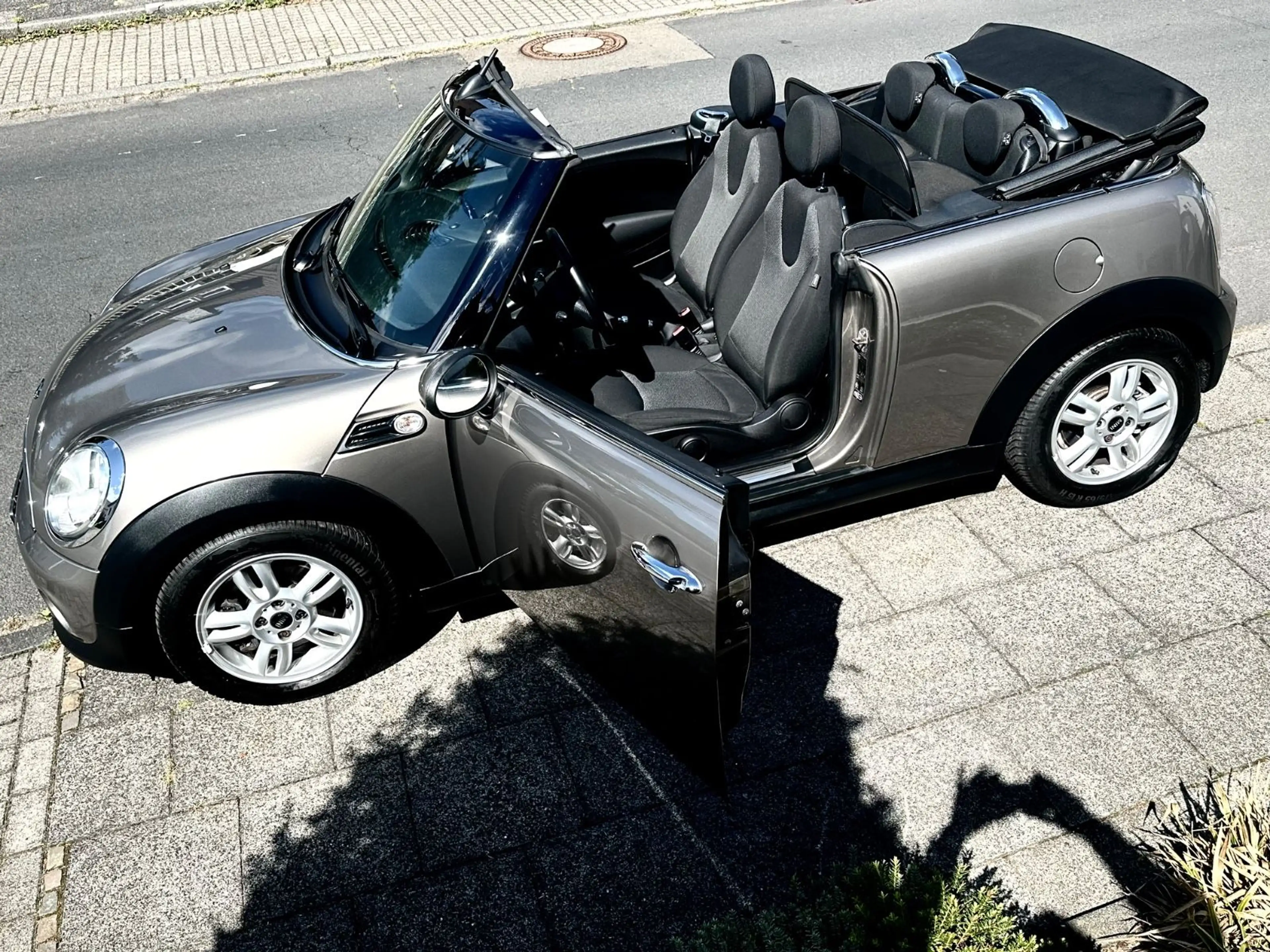 MINI One Cabrio Automatik  Einparkh Sitzh Tüv neu — photo 5