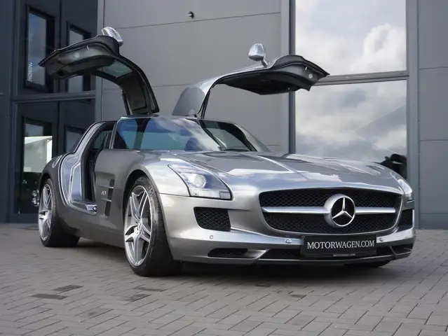 Mercedes-Benz SLS