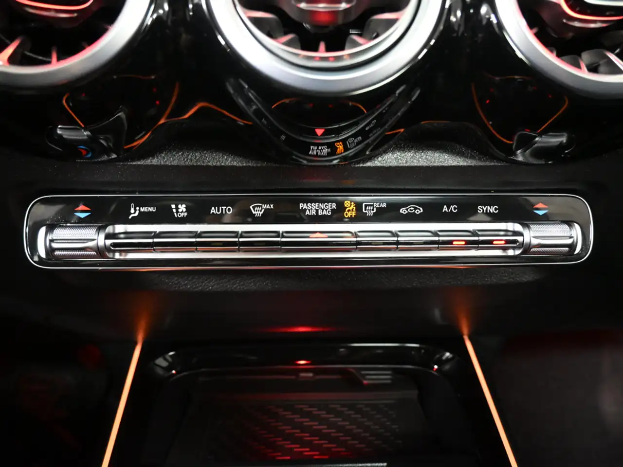 Mercedes-Benz GLB photo Mercedes-Benz GLB