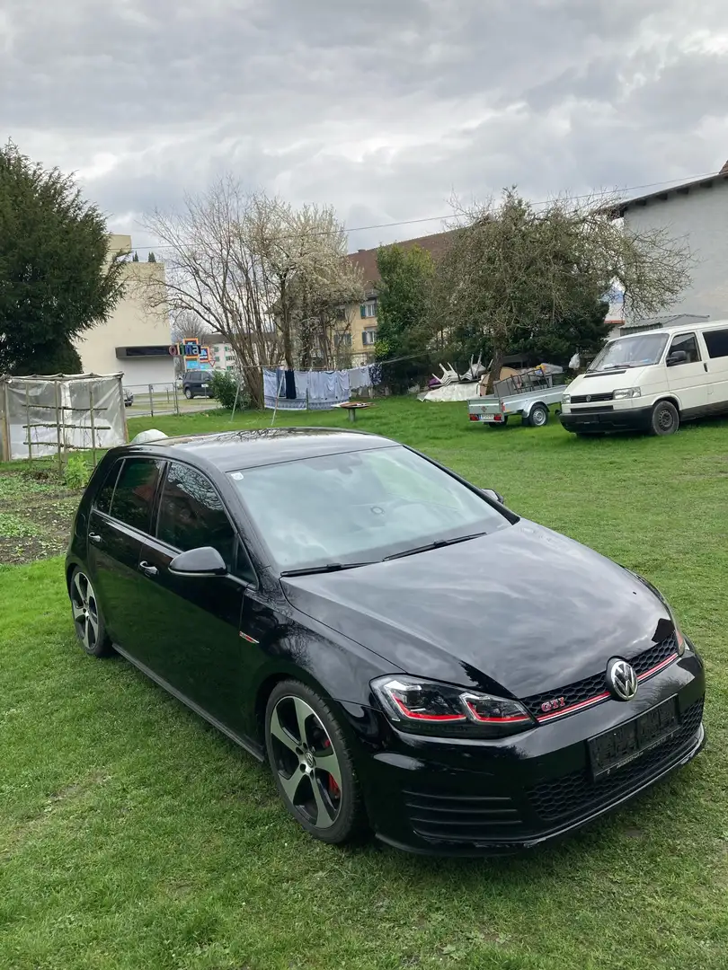 Volkswagen Golf GTI 2,0 TSI Performance - 1
