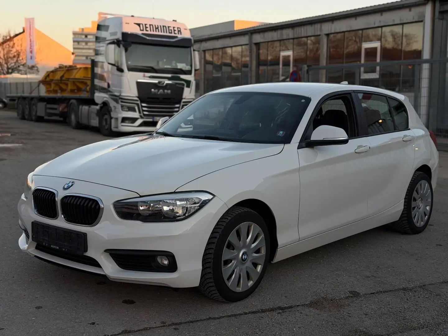 BMW 116 d Limo Euro6 Navi Advantage 1.Hand Weiß - 1