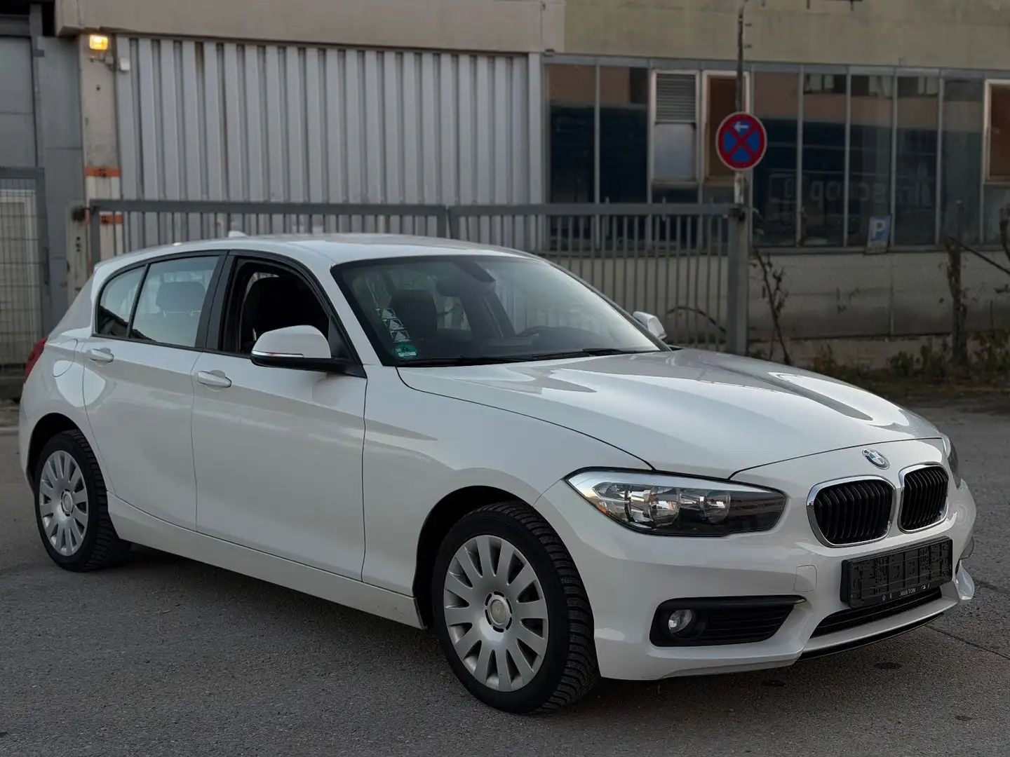 BMW 116 d Limo Euro6 Navi Advantage 1.Hand Weiß - 2