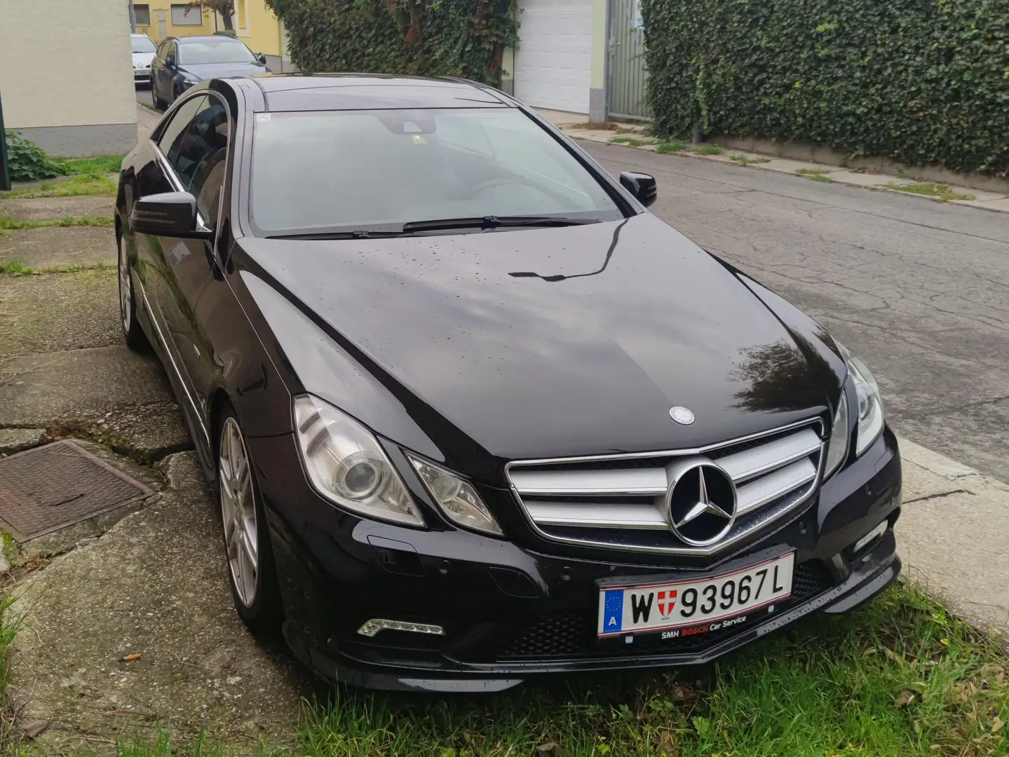 Mercedes-Benz E 250 E 250 CGI BlueEfficiency Aut. Czarny - 2