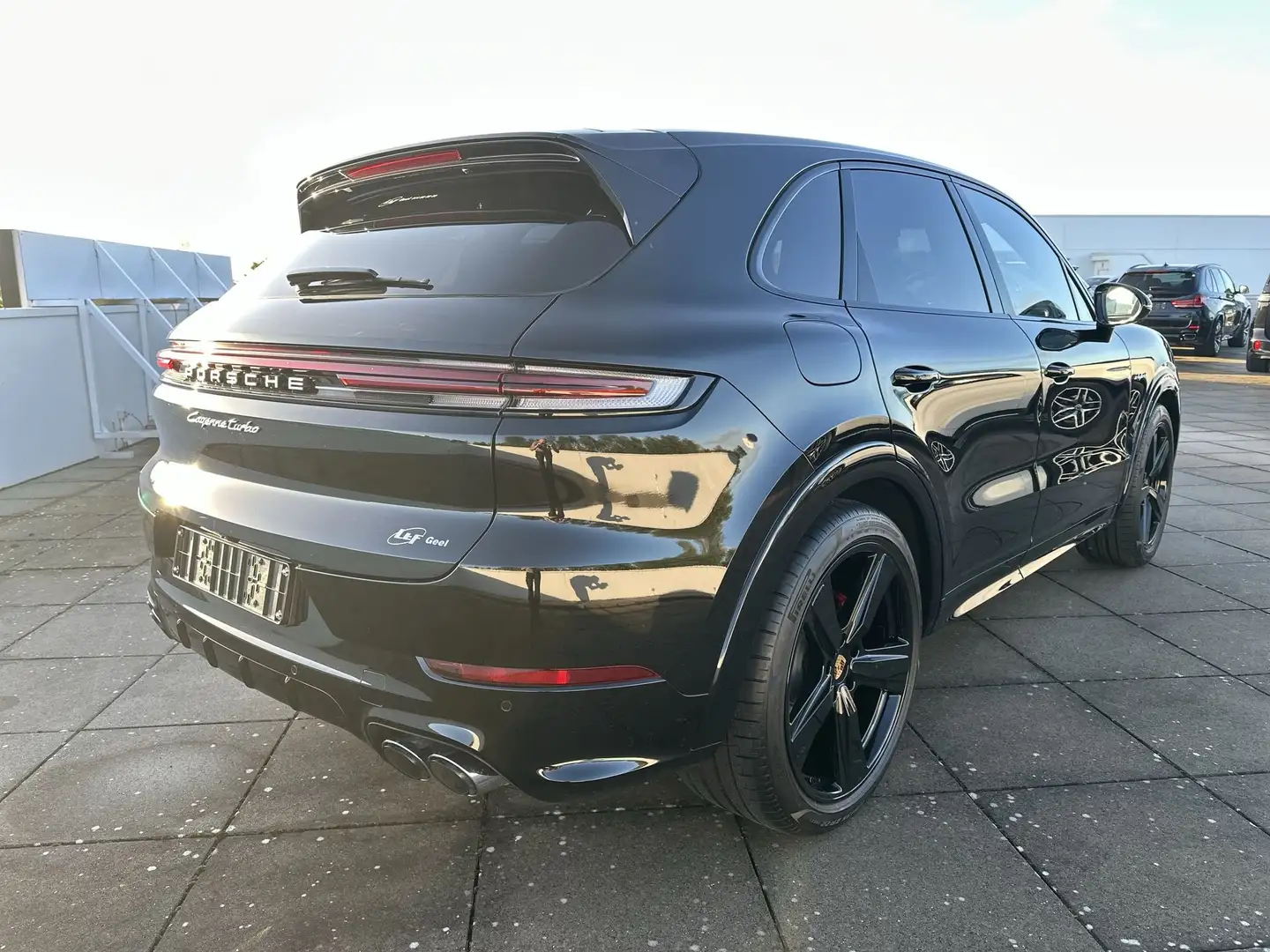 Porsche Cayenne Cayenne Turbo E-Hybrid 22" SportDesignPack Pano Noir - 2
