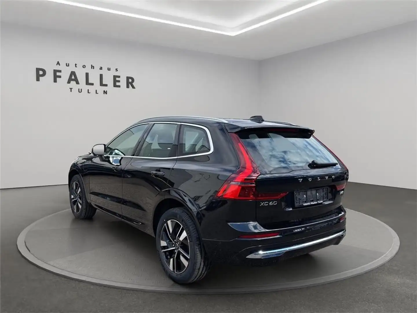 Volvo XC60 T6 AWD PHEV Plus Bright Aut. Schwarz - 2
