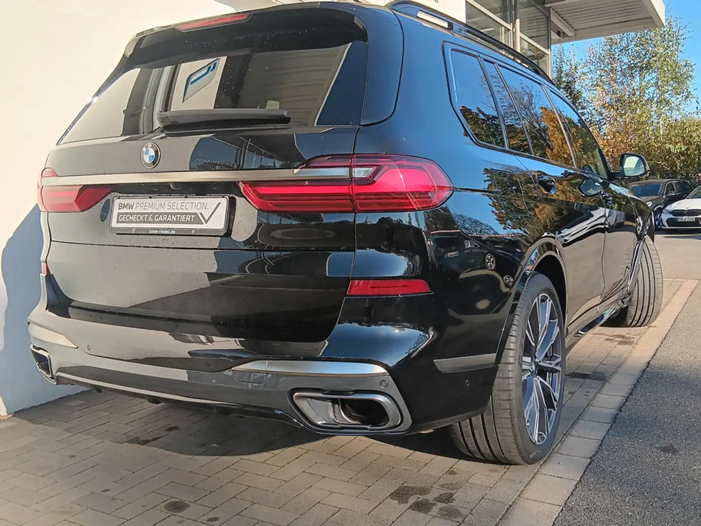 BMW X7 M50d Sport Aut*Komfortsitze*Laser*AHK*ACC*Sky Noir - 2