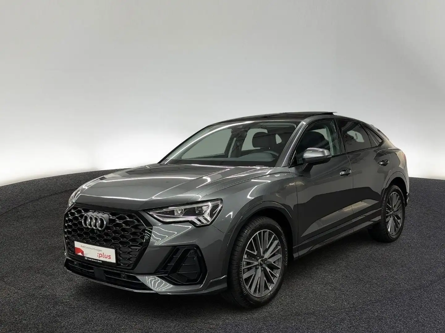 Audi Q3 S line 35 TFSI S tr. AHK PANO NAVI Grau - 2