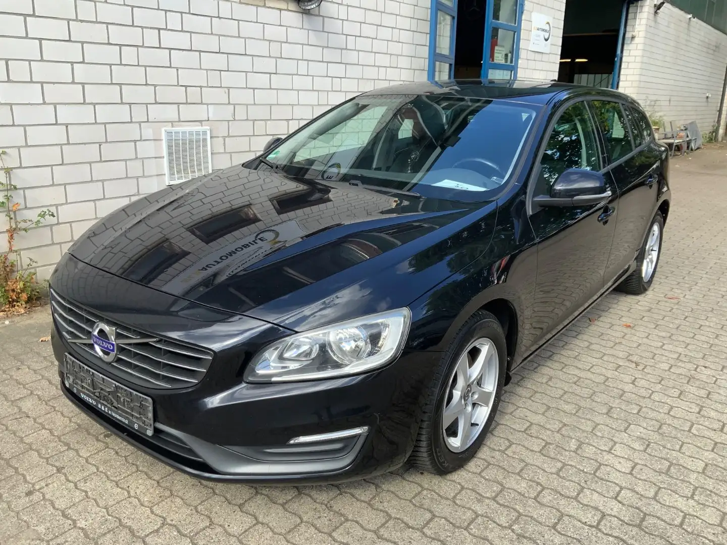 Volvo V60 Kombi Business Edition 1.Hand Noir - 2