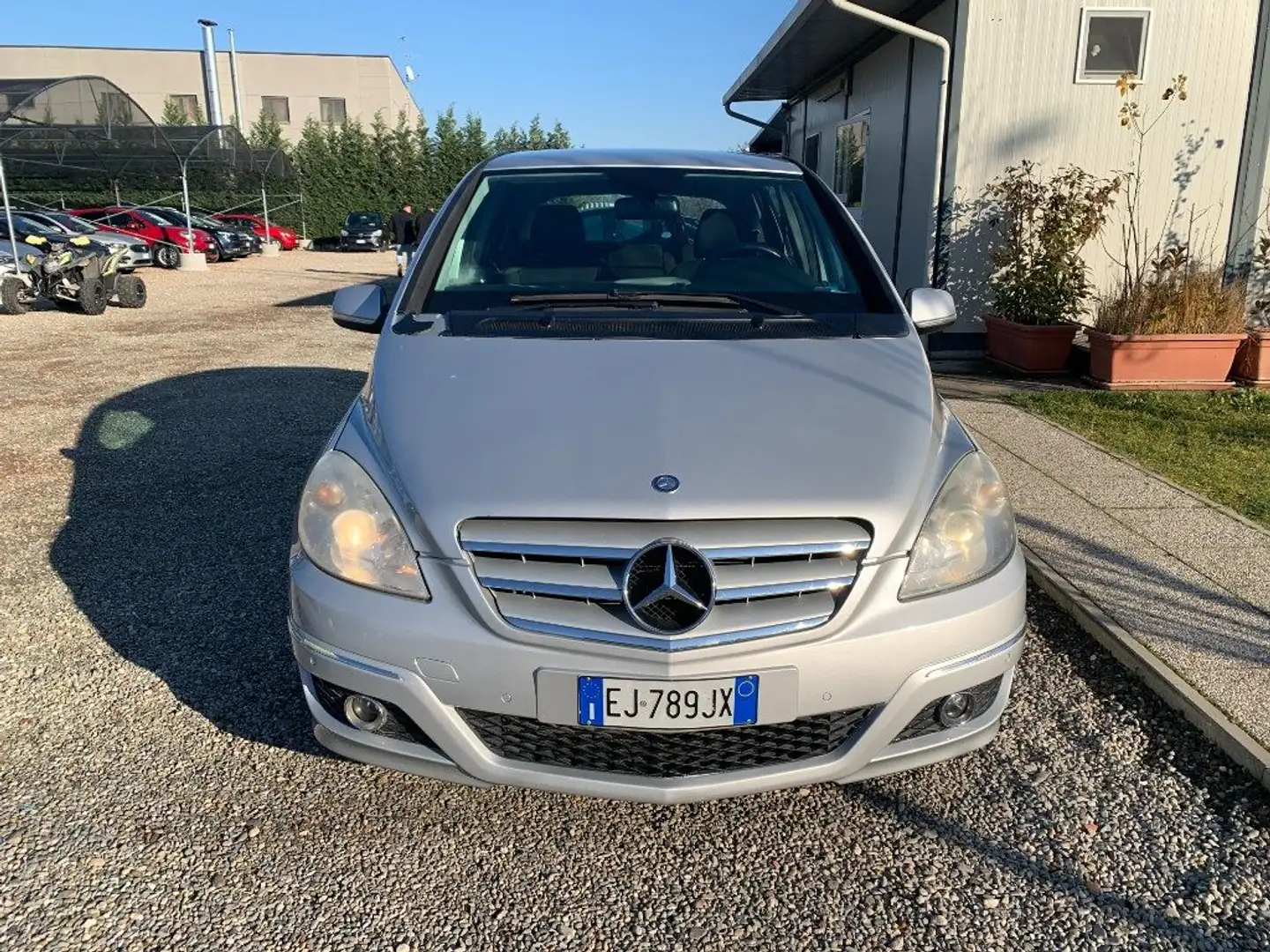 Mercedes-Benz B 180 AUTOMATIC Executive Grau - 2