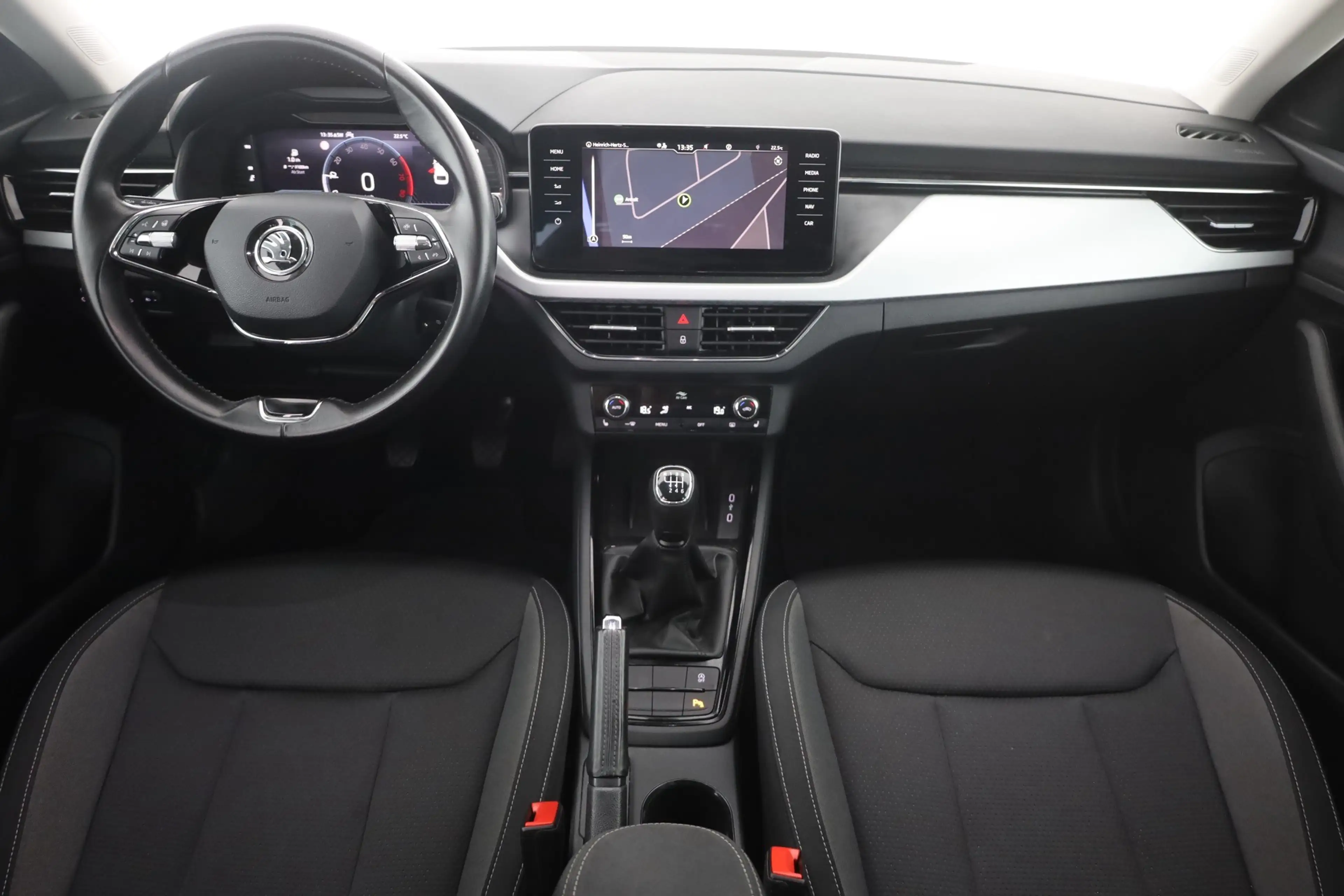 Skoda Scala 1.0 Ambition LED Navi Virtual Cockpit PDC — photo 9