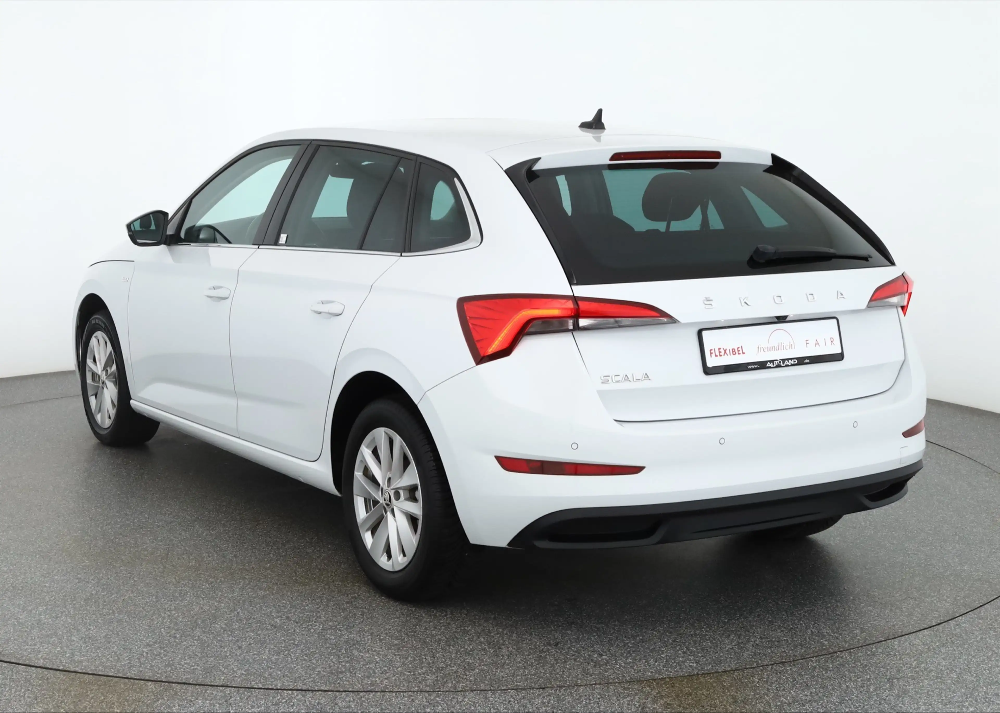 Skoda Scala 1.0 Ambition LED Navi Virtual Cockpit PDC — photo 3