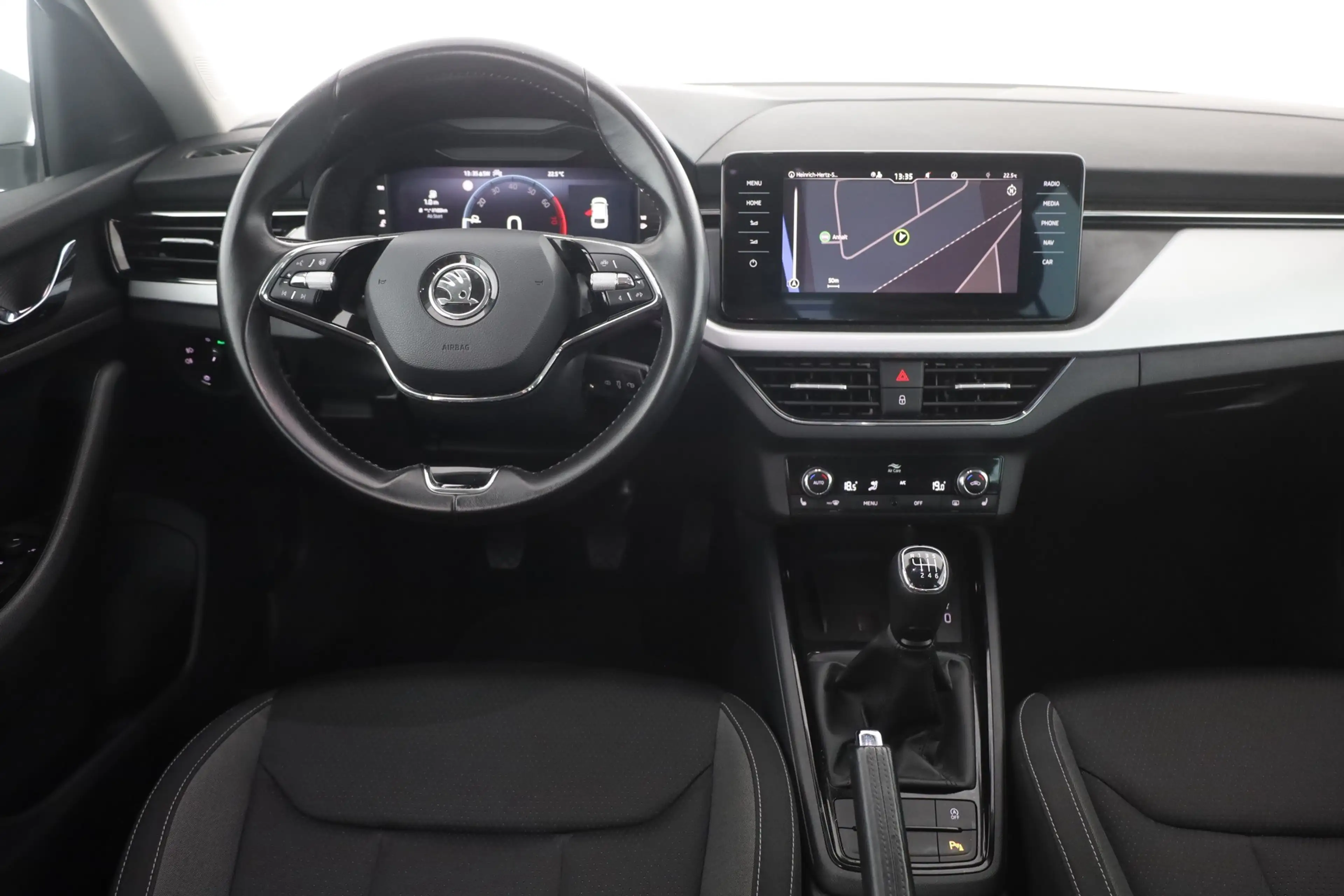 Skoda Scala 1.0 Ambition LED Navi Virtual Cockpit PDC — photo 10