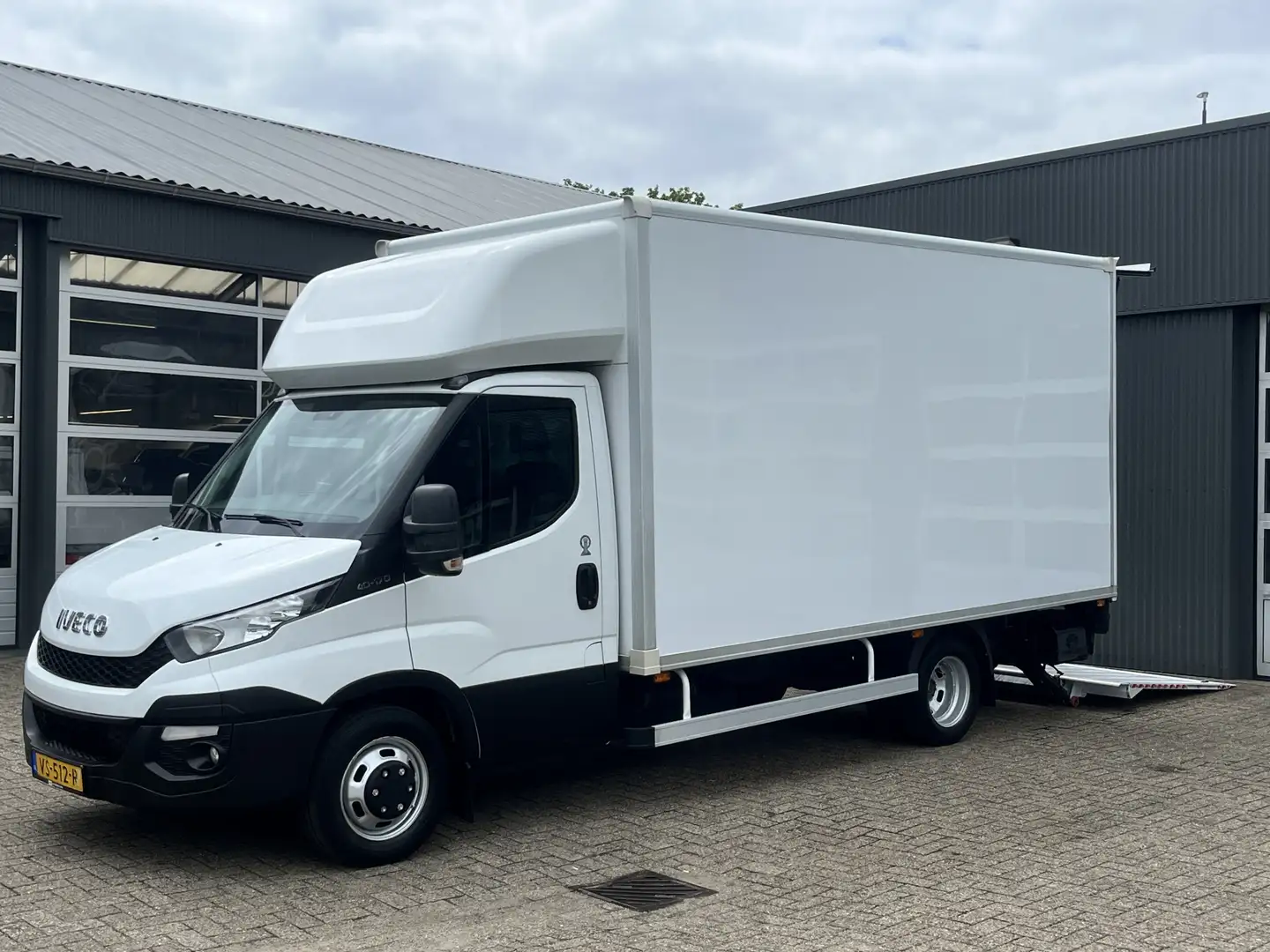 Iveco Daily 40C17V 3.0 1000kg laadklep Trekhaak 3500kg Trekgew Wit - 2
