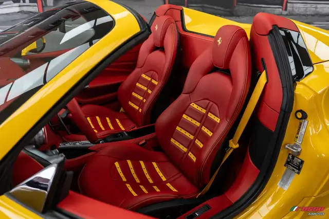 Ferrari F8 Tributo view 11