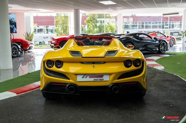 Ferrari F8 Tributo view 9