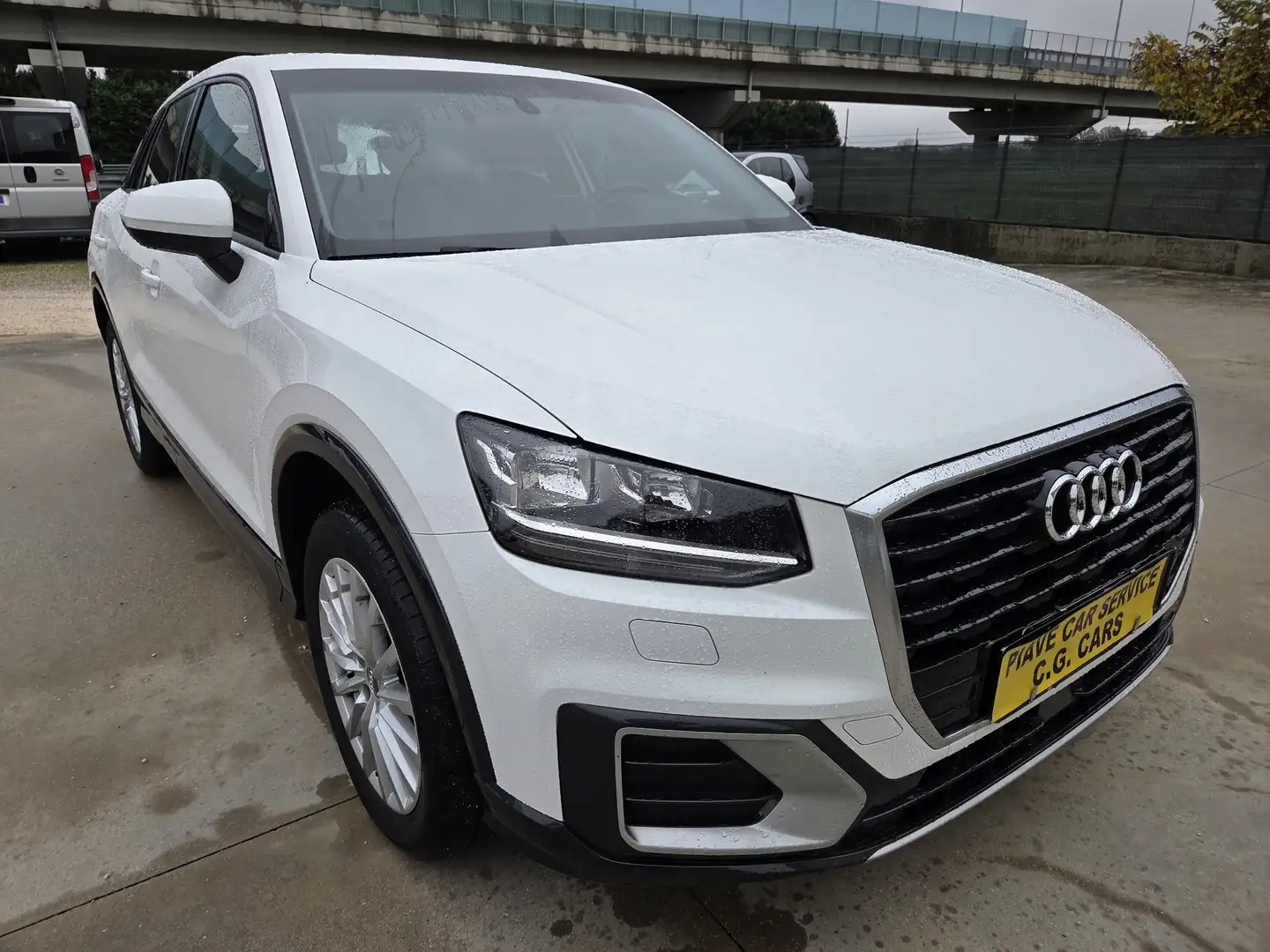 Audi Q2 Q2 I 2017 1.6 tdi Design Blanc - 2