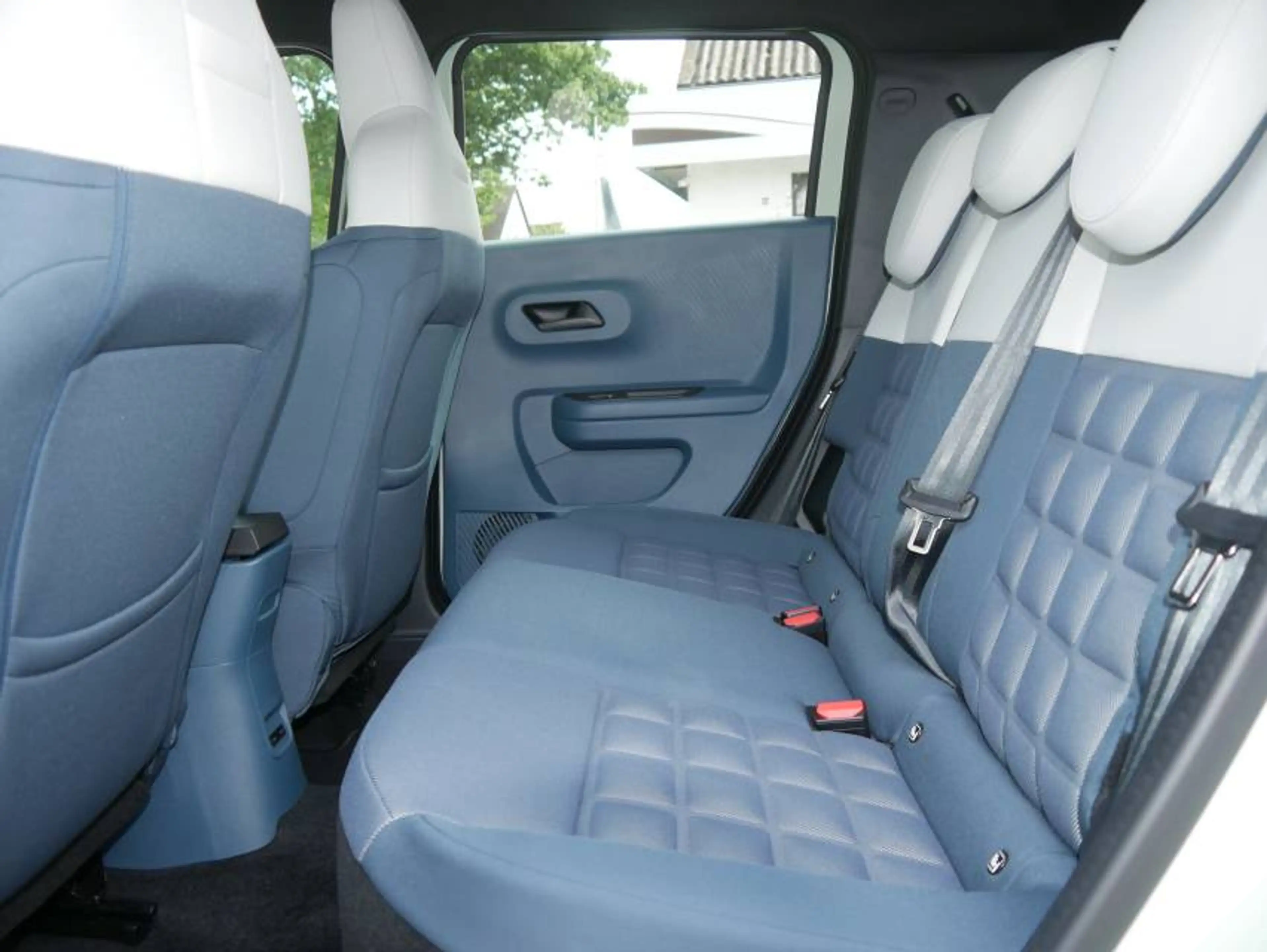 Fiat Grande Panda Hybrid la Prima Winterpaket (VOLL!) — photo 11