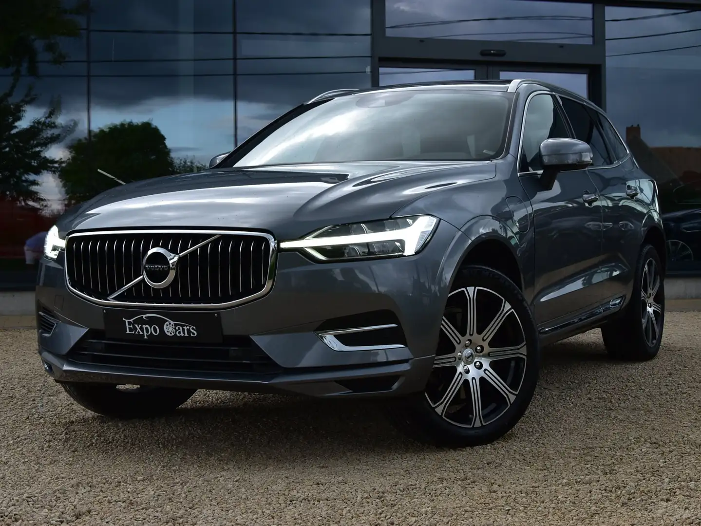 Volvo XC60 *2.0 T8 AWD*PHEV*INSCRIPTION*PANODAK*LEDER*MEMORY* Grijs - 1