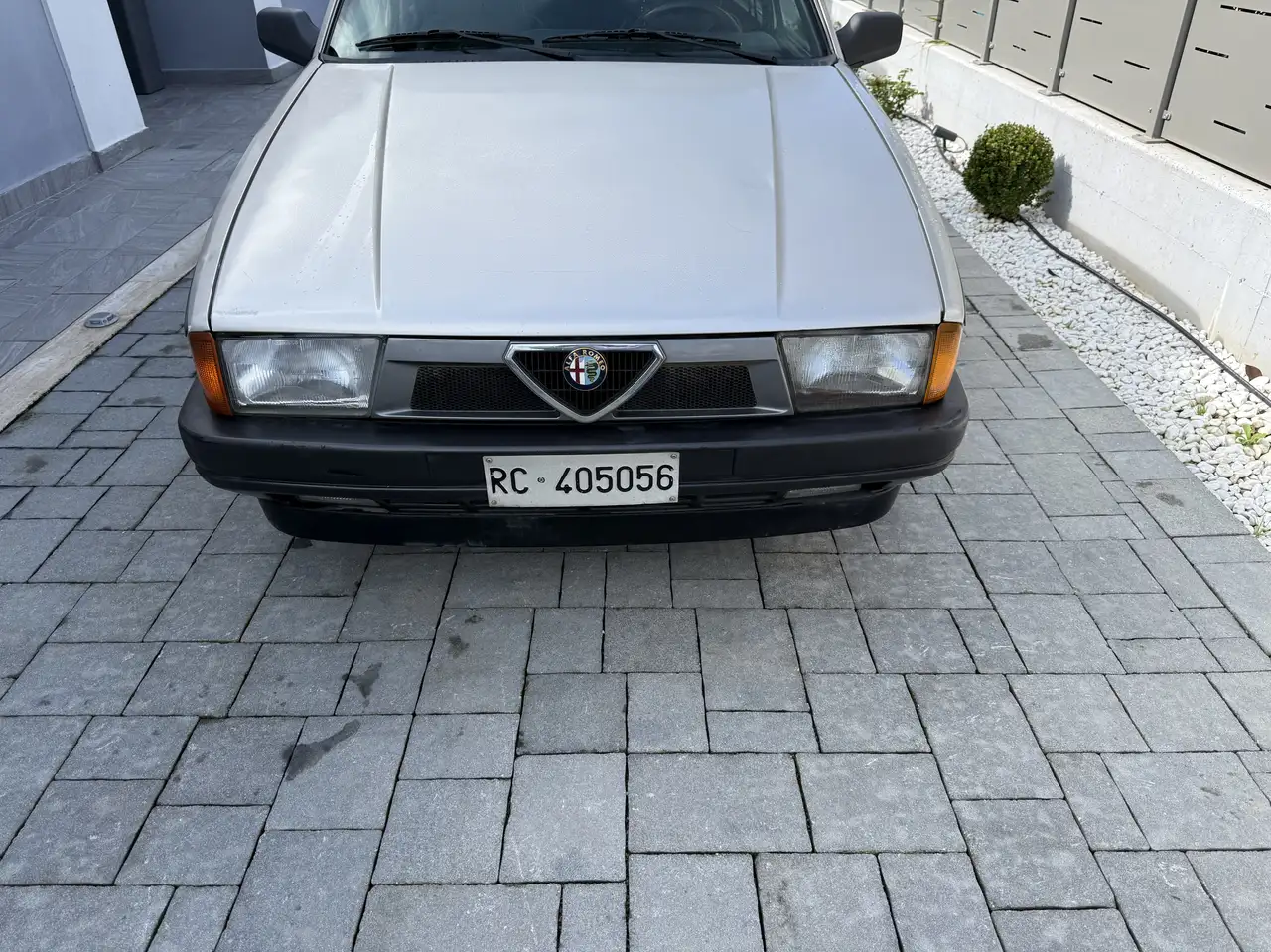 Alfa Romeo 75 1.6, foto 3