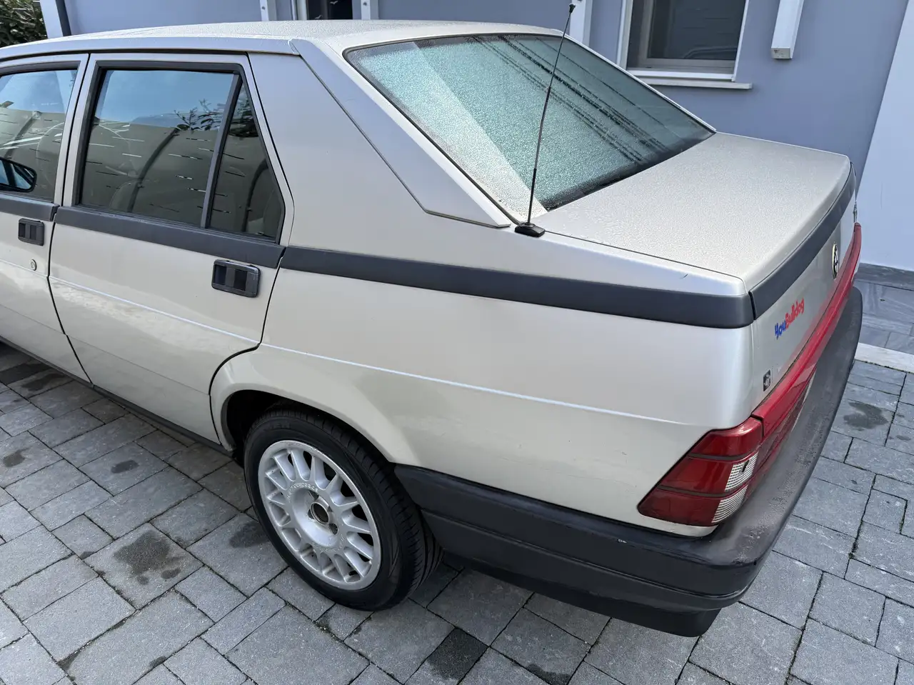 Alfa Romeo 75 1.6, foto 4