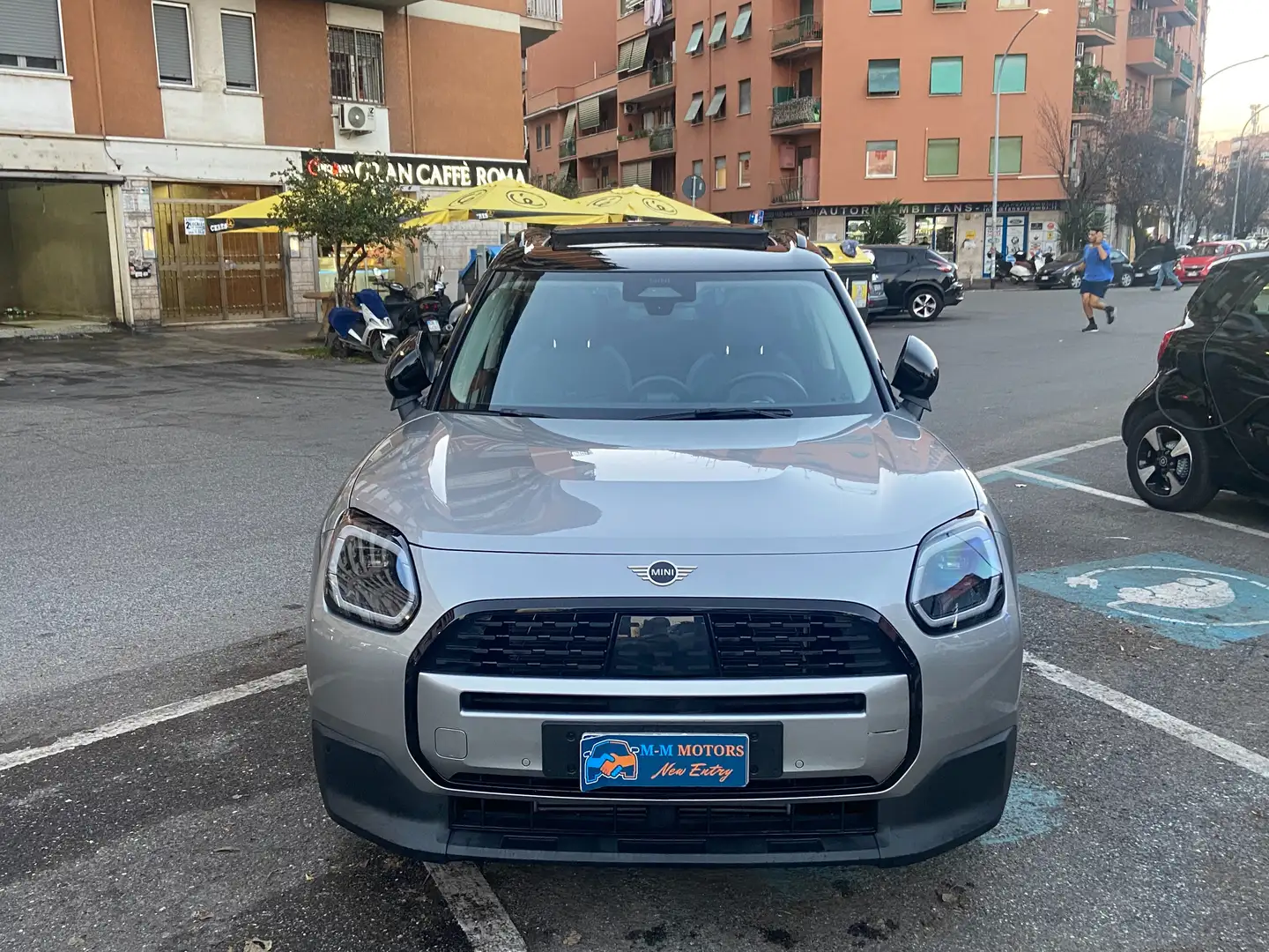 MINI Cooper Countryman Mini Countryman U25 1.5 48V C Favoured auto Grau - 2