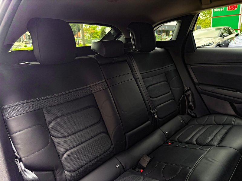 Citroen C5 X 1.6 Plug-in Hybrid Shine Pack — photo 11