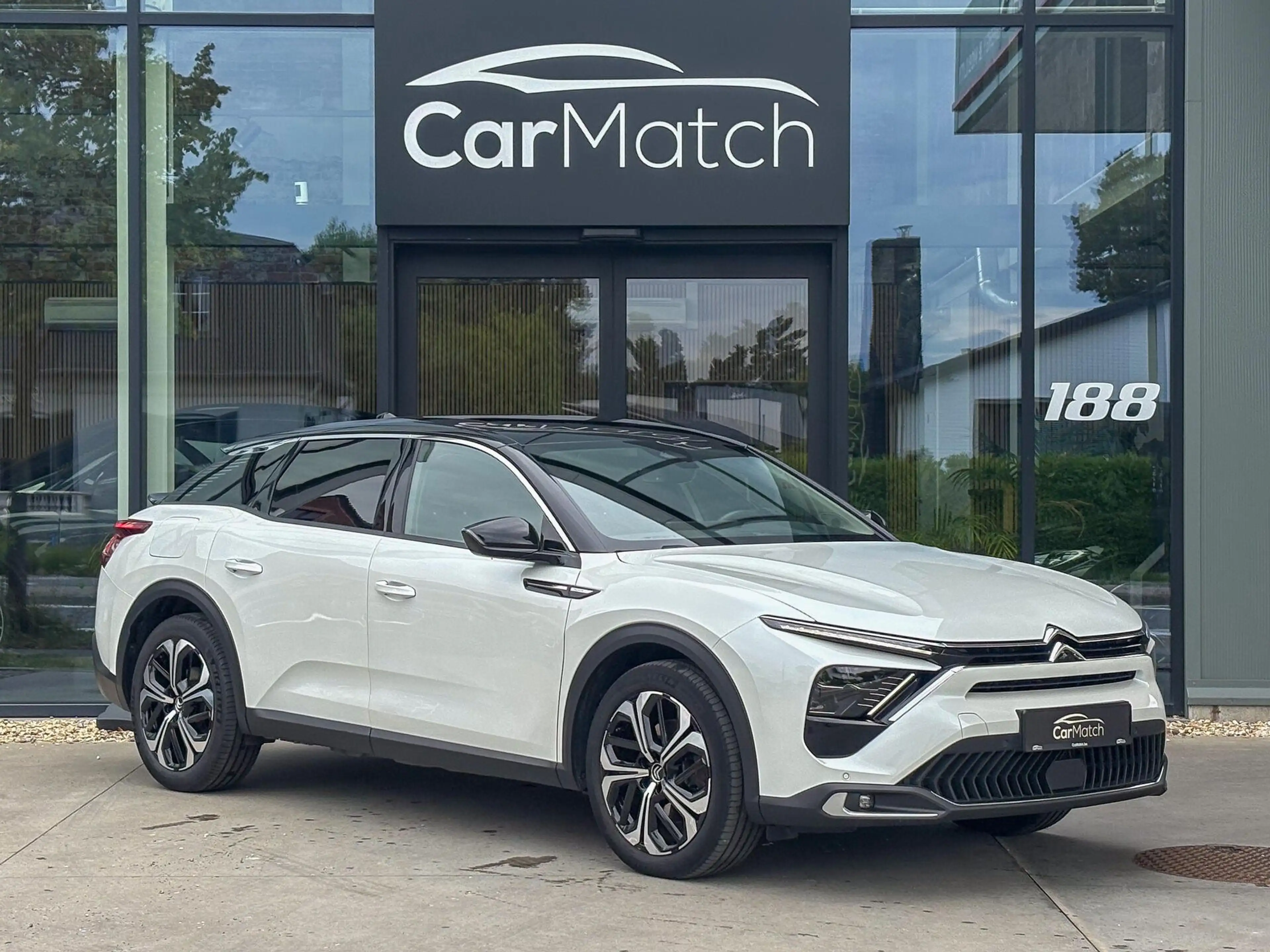 Citroen C5 X 1.6 Plug-in Hybrid Shine Pack — photo 3