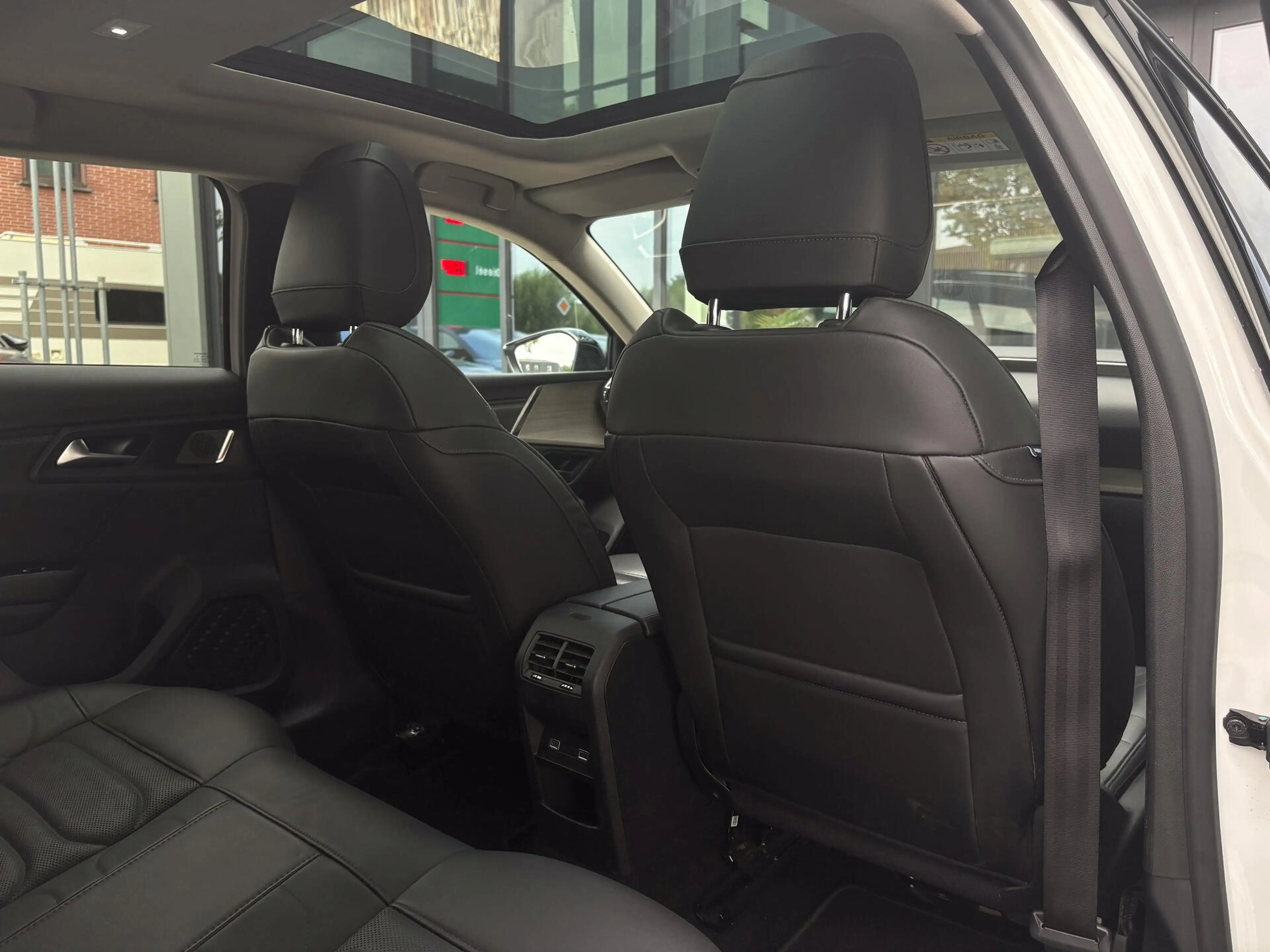 Citroen C5 X 1.6 Plug-in Hybrid Shine Pack — photo 12