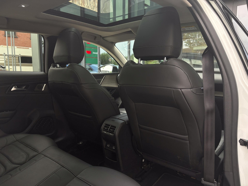 Citroen C5 X 1.6 Plug-in Hybrid Shine Pack — photo 12