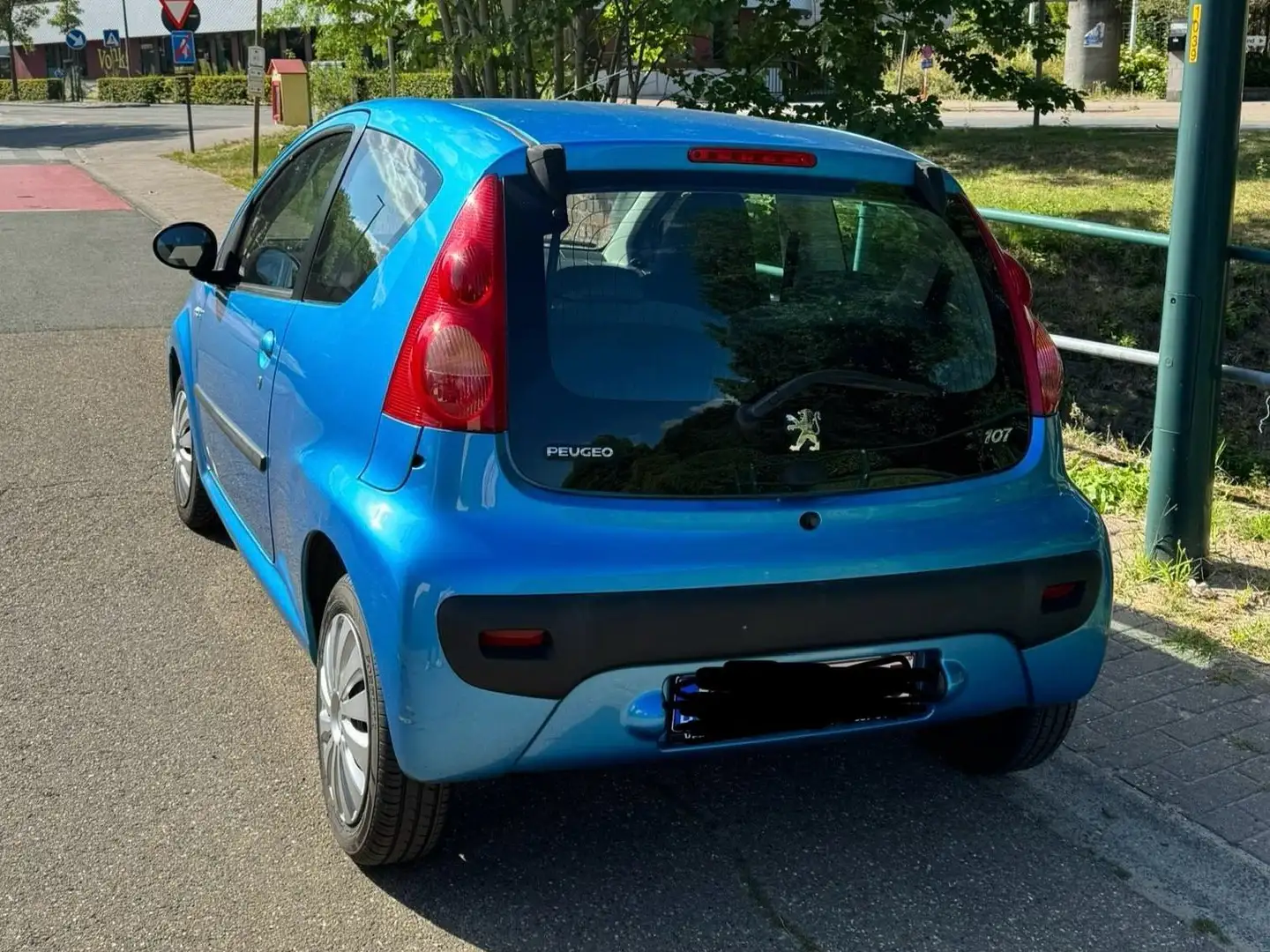 Peugeot 107 107 70 2-Tronic Filou Bleu - 2