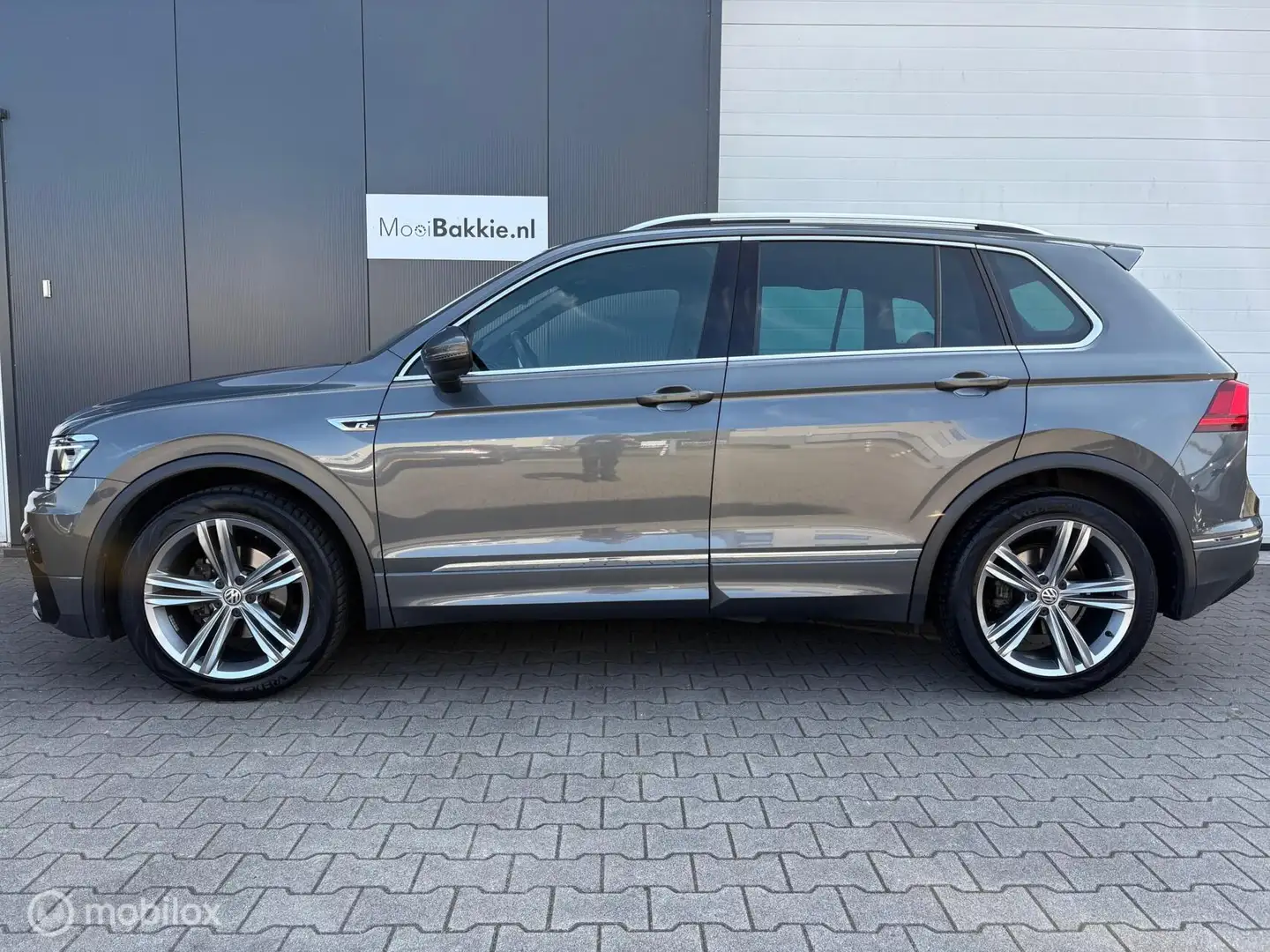 Volkswagen Tiguan 1.4 TSI ACT R-Line Virtual / Trekh. / Pano Gris - 2