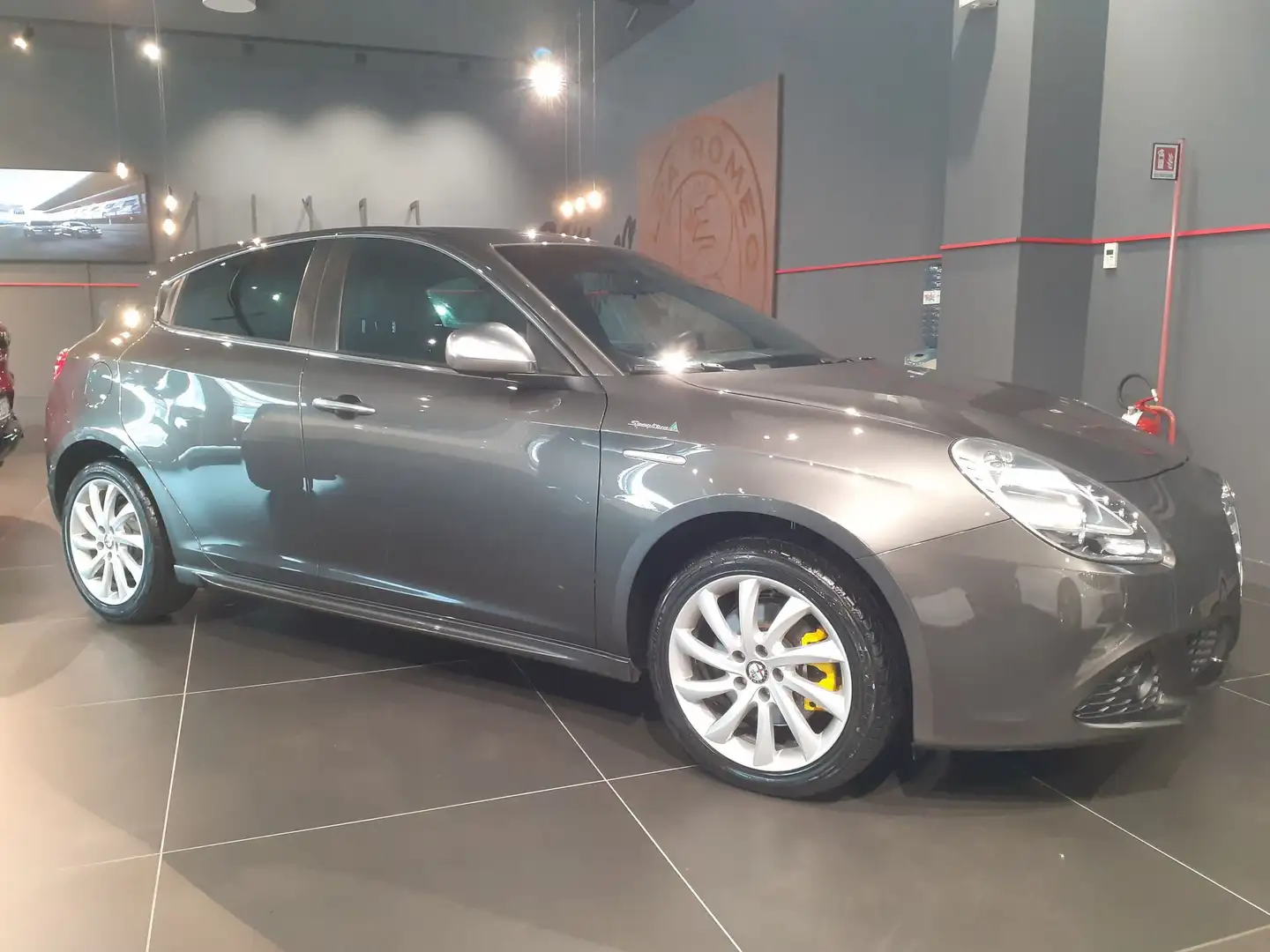 Alfa Romeo Giulietta Giulietta 1.4 Turbo MultiAir Exclusive Gris - 2