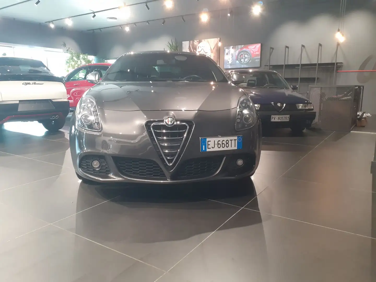 Alfa Romeo Giulietta Giulietta 1.4 Turbo MultiAir Exclusive Gris - 1