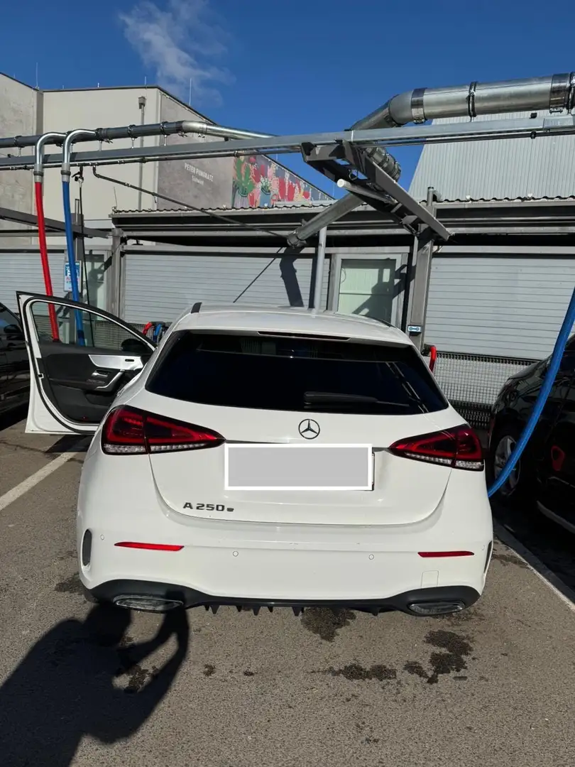 Mercedes-Benz A 250 e PHEV Aut. - 2