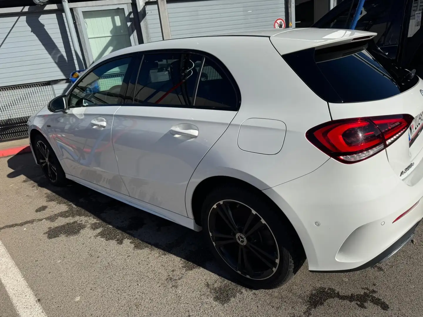 Mercedes-Benz A 250 e PHEV Aut. - 1