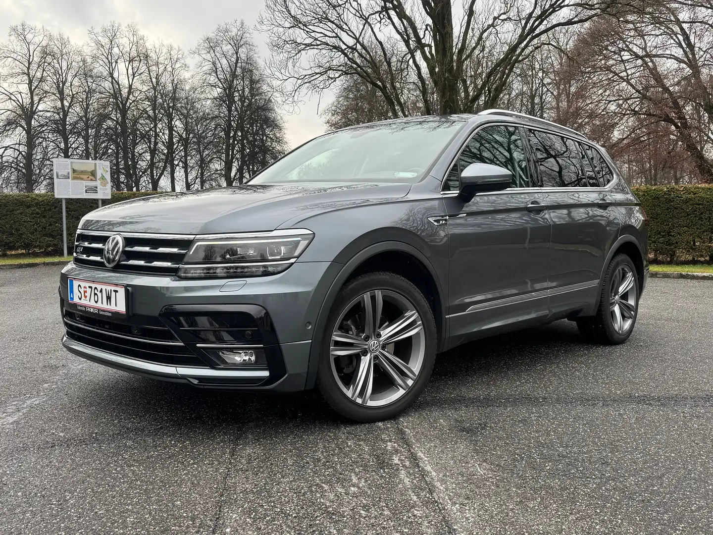 Volkswagen Tiguan Allspace Tiguan 1,5 TSI Allspace Highline DSG Allspace High Grau - 1
