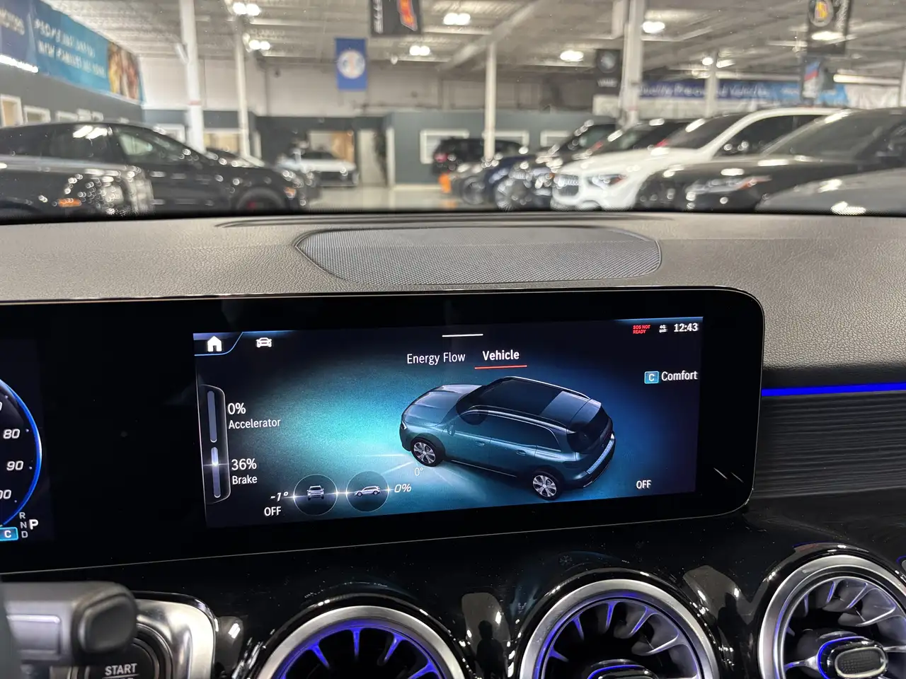 Mercedes-Benz EQB снимка Mercedes-Benz EQB