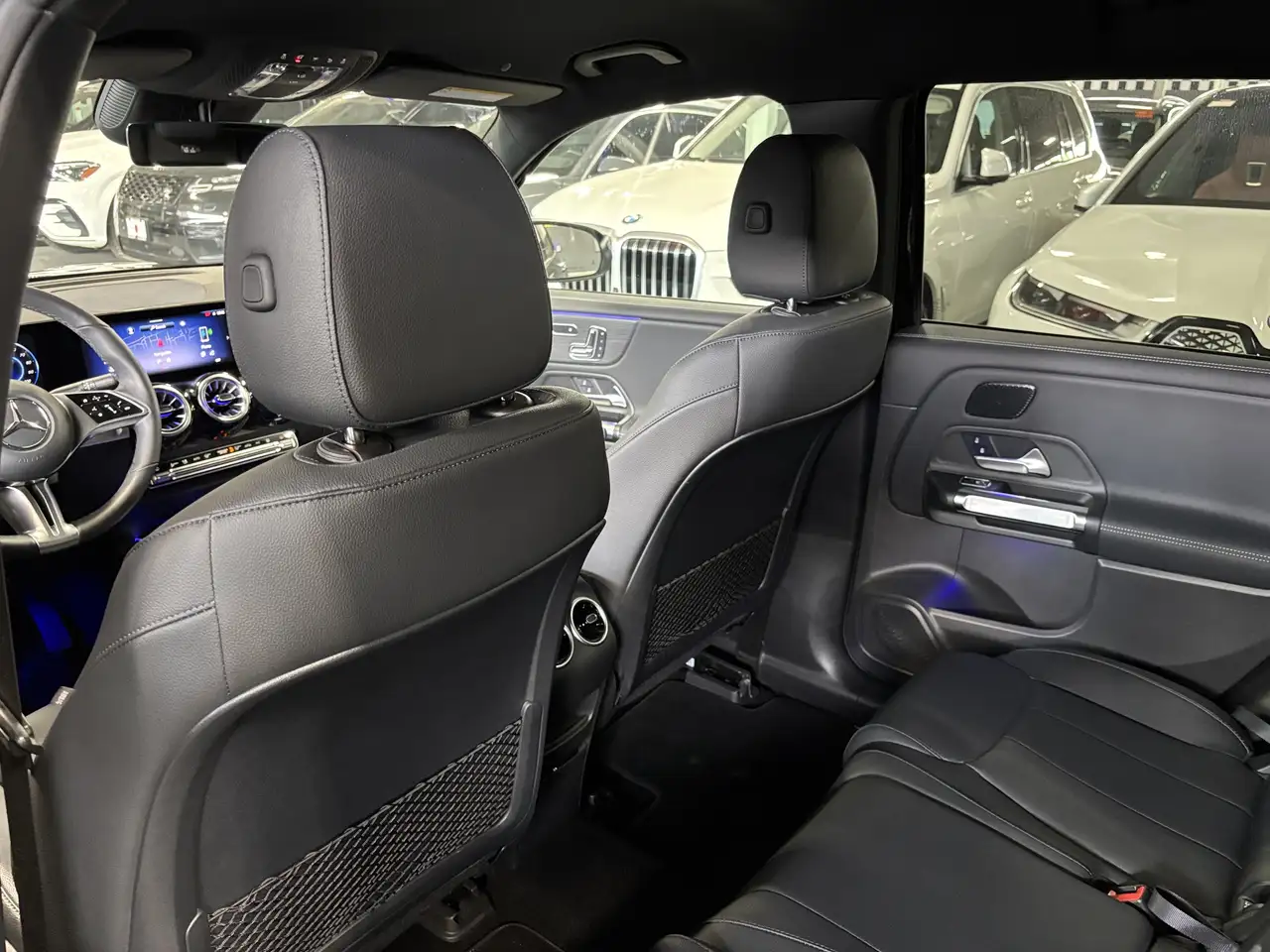 Mercedes-Benz EQB снимка Mercedes-Benz EQB