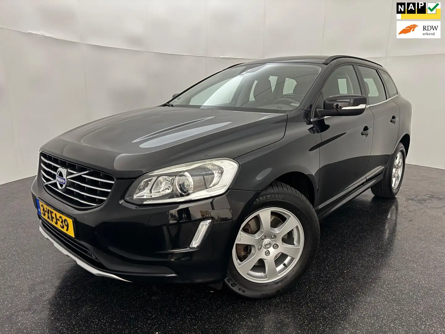 Volvo XC60 2.0 T5 AUT FWD Momentum / Trekhaak / Dealeronderho Noir - 1
