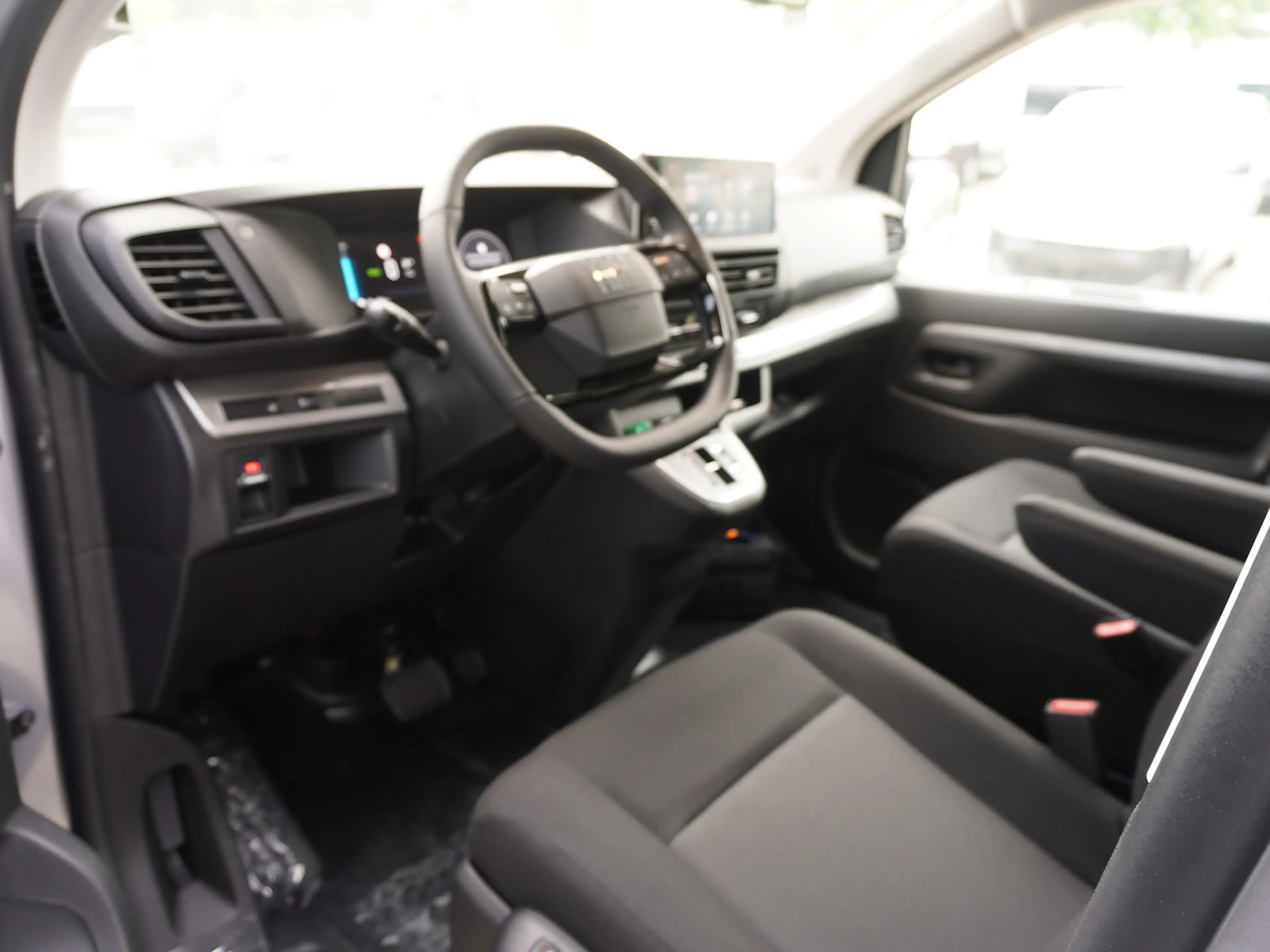 Fiat Scudo MultiCab L2 / 75 kW/h / Vollausstattung — photo 12