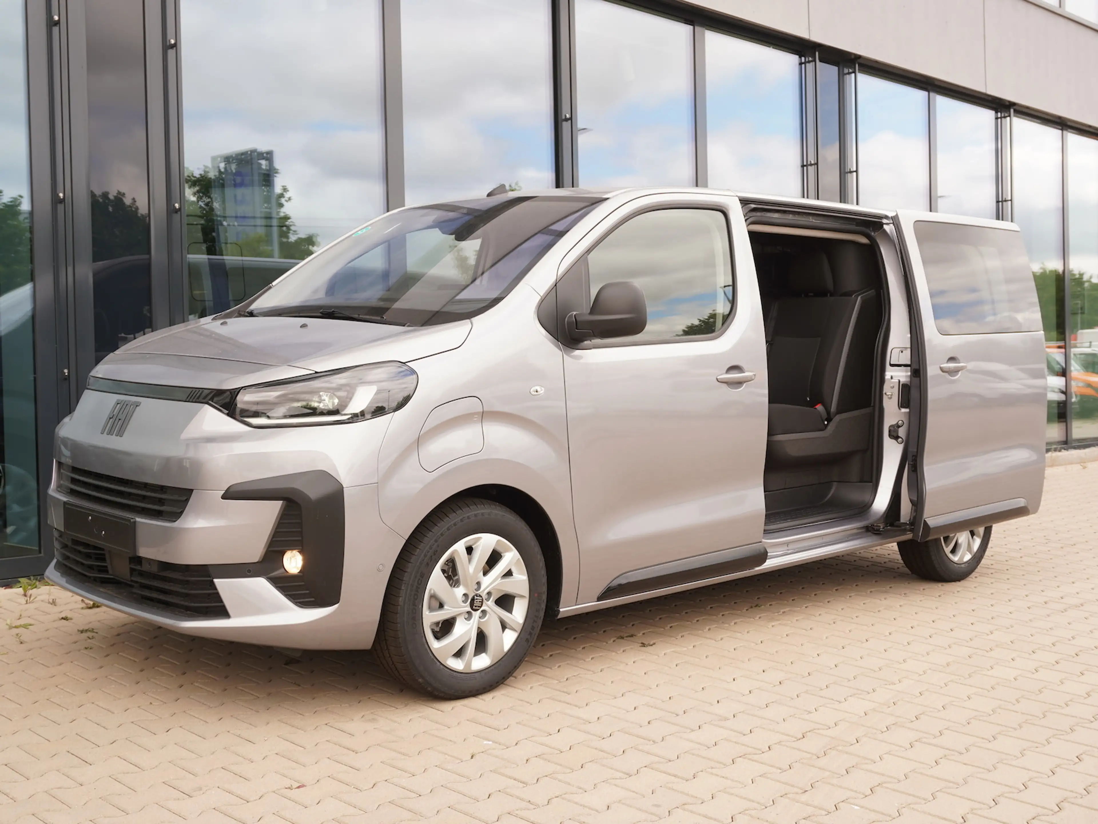 Fiat Scudo MultiCab L2 / 75 kW/h / Vollausstattung — photo 2